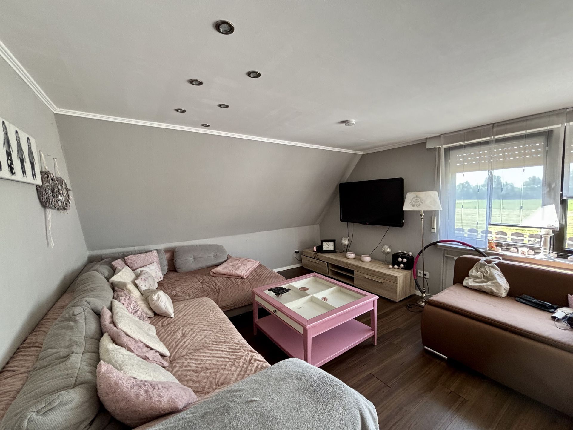 Immobilienangebot - Delbrück - Alle - Solides Zuhause mit Ausblick: Einfamilienhaus auf großem Grundstück in Schöning