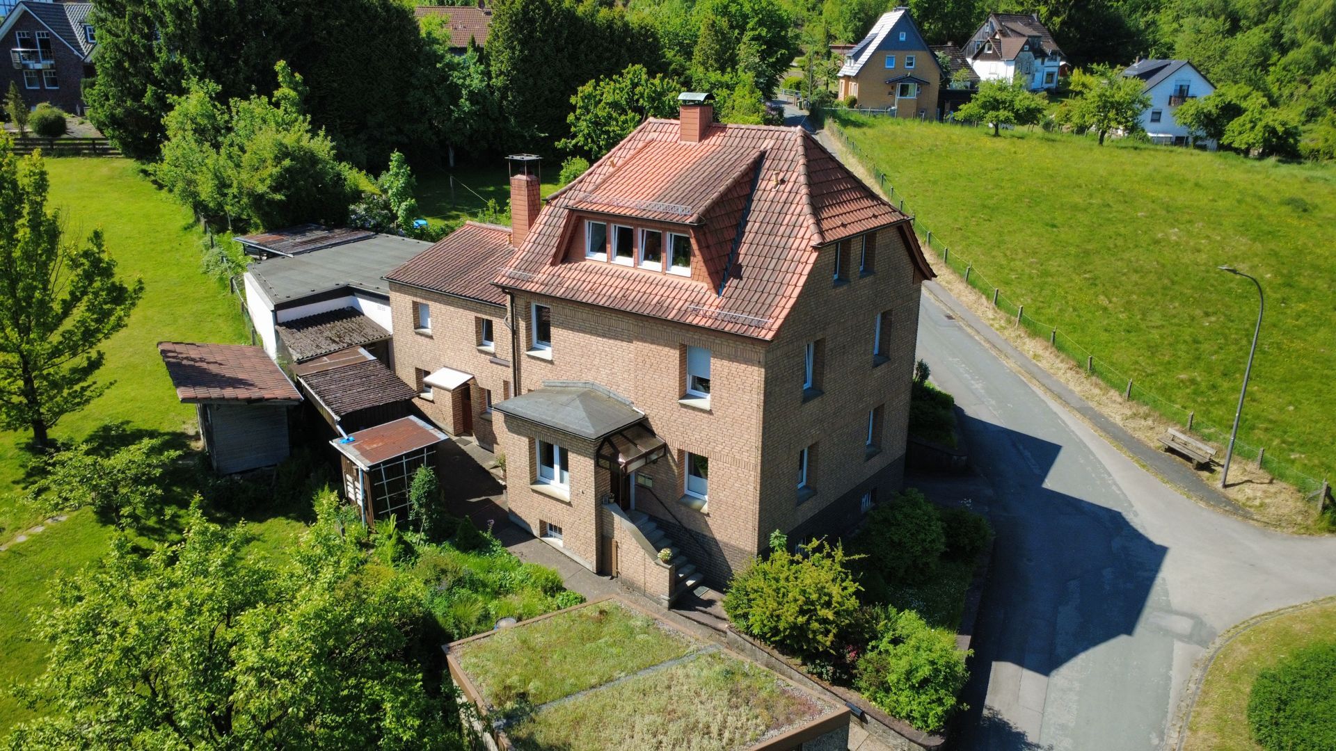 Immobilienangebot - Detmold - Alle - Zweifamilienhaus in idyllischer Umgebung!