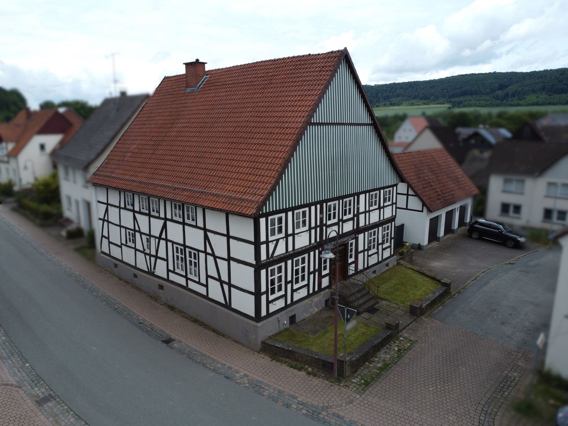 Immobilienangebot - Beverungen / Amelunxen - Alle - Charmantes Fachwerkhaus mit Einliegerwohnung in ruhiger Lage