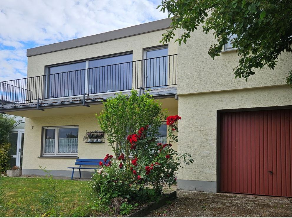 Immobilienangebot - Höxter - Alle - Einfamilienhaus mit Wintergarten in ruhiger Lage