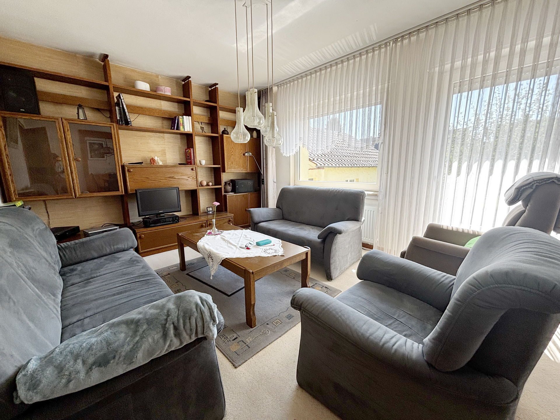 Immobilienangebot - Lage - Alle - Zweifamilienhaus in Lage - eine gute Kombination aus Gemütlichkeit und Potenzial