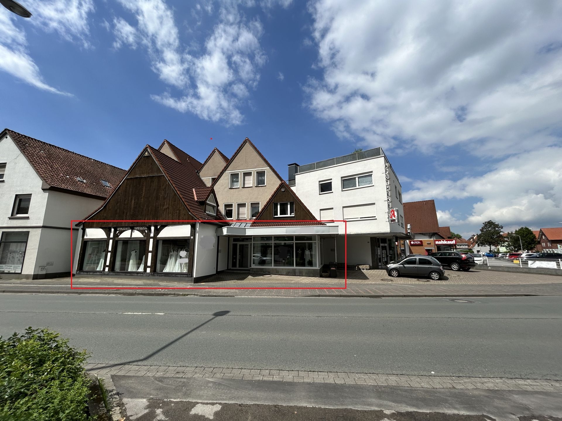 Immobilienangebot - Detmold / Heidenoldendorf - Gewerbe - Attraktive Verkaufsfläche mit großzügiger Schaufensterfront in frequentierter Lage