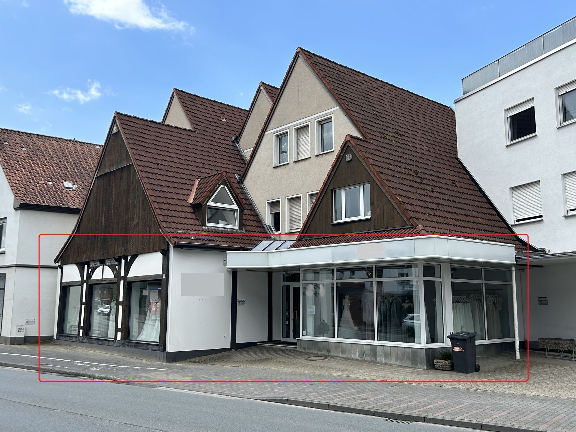 Immobilienangebot - Detmold / Heidenoldendorf - Gewerbe - Attraktive Verkaufsfläche mit großzügiger Schaufensterfront in frequentierter Lage