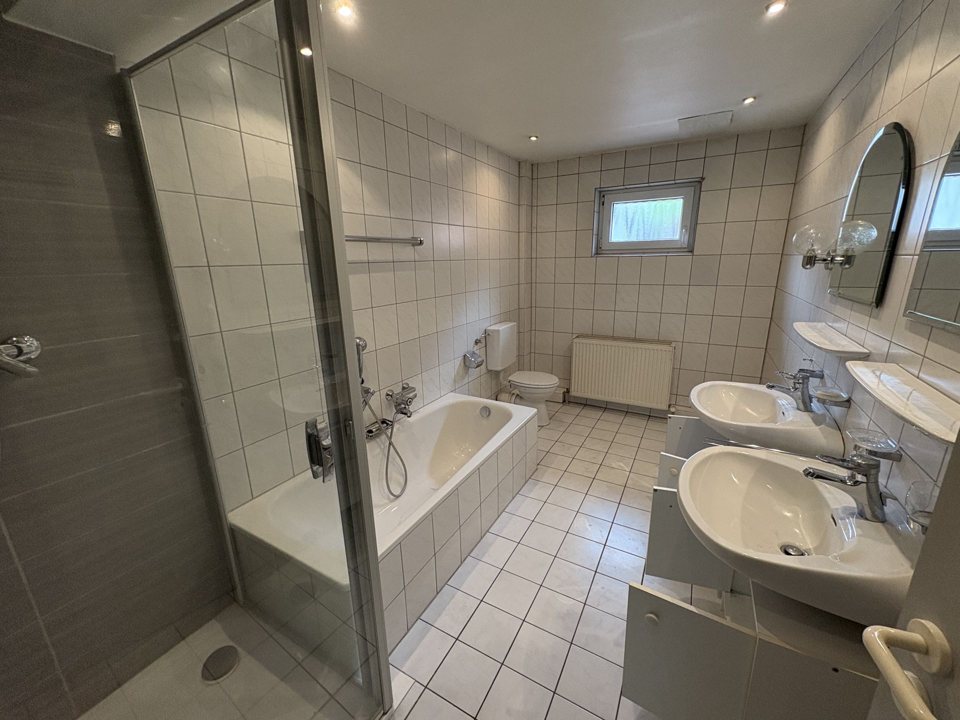 Immobilienangebot - Beverungen - Alle - Charmante 4-Zimmer-Wohnung mit eigenem Gartenparadies im Zentrum von Beverungen!