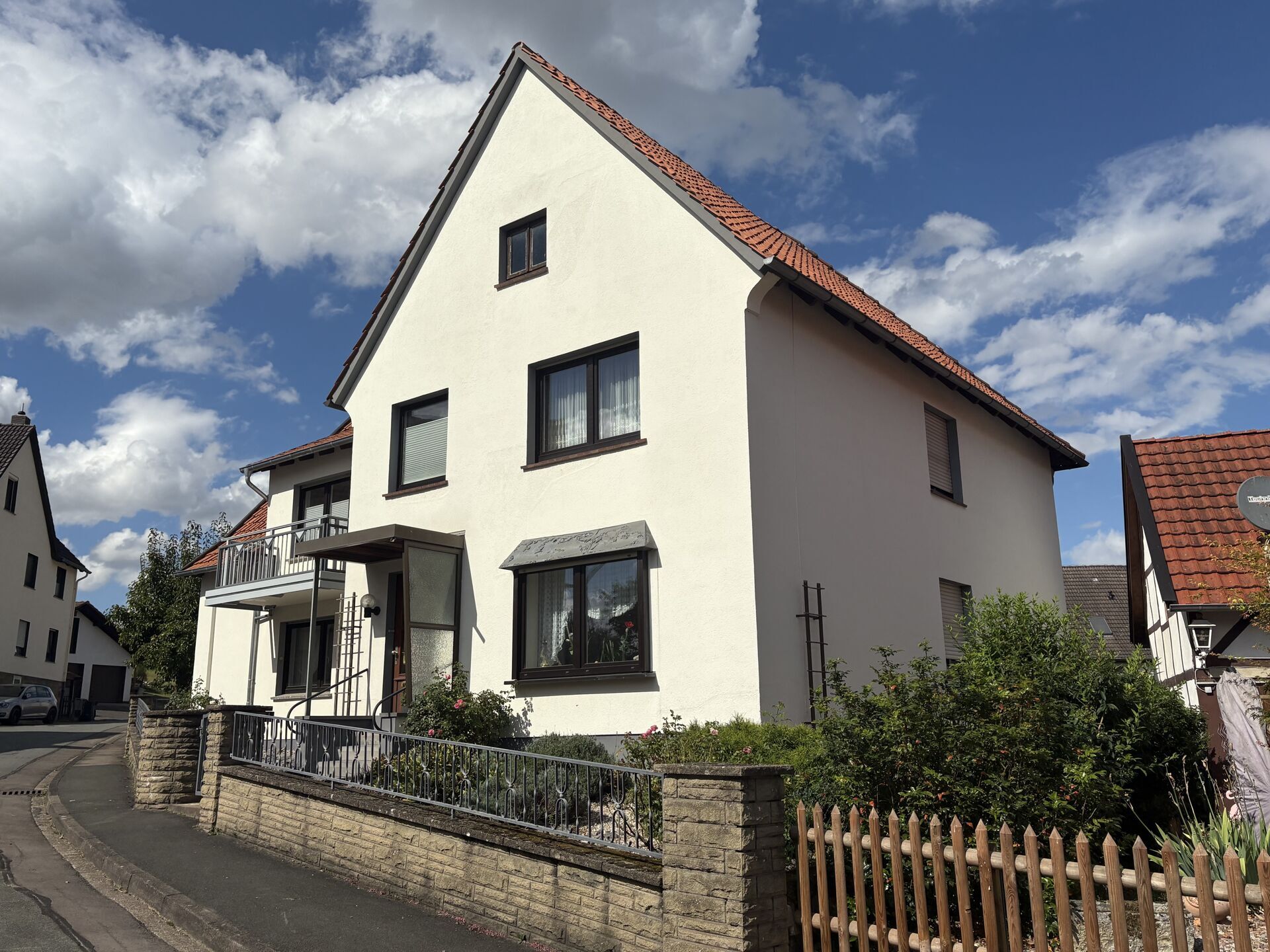 Immobilienangebot - Schieder-Schwalenberg - Alle - Tradition mit Komfort: Einfamilienhaus für Ihr Familienglück!