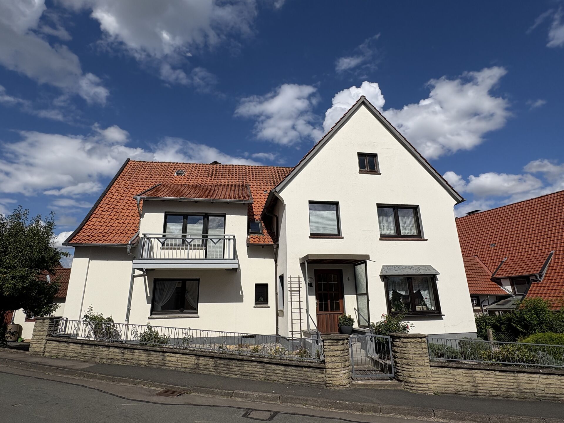 Immobilienangebot - Schieder-Schwalenberg - Alle - Tradition mit Komfort: Einfamilienhaus für Ihr Familienglück!