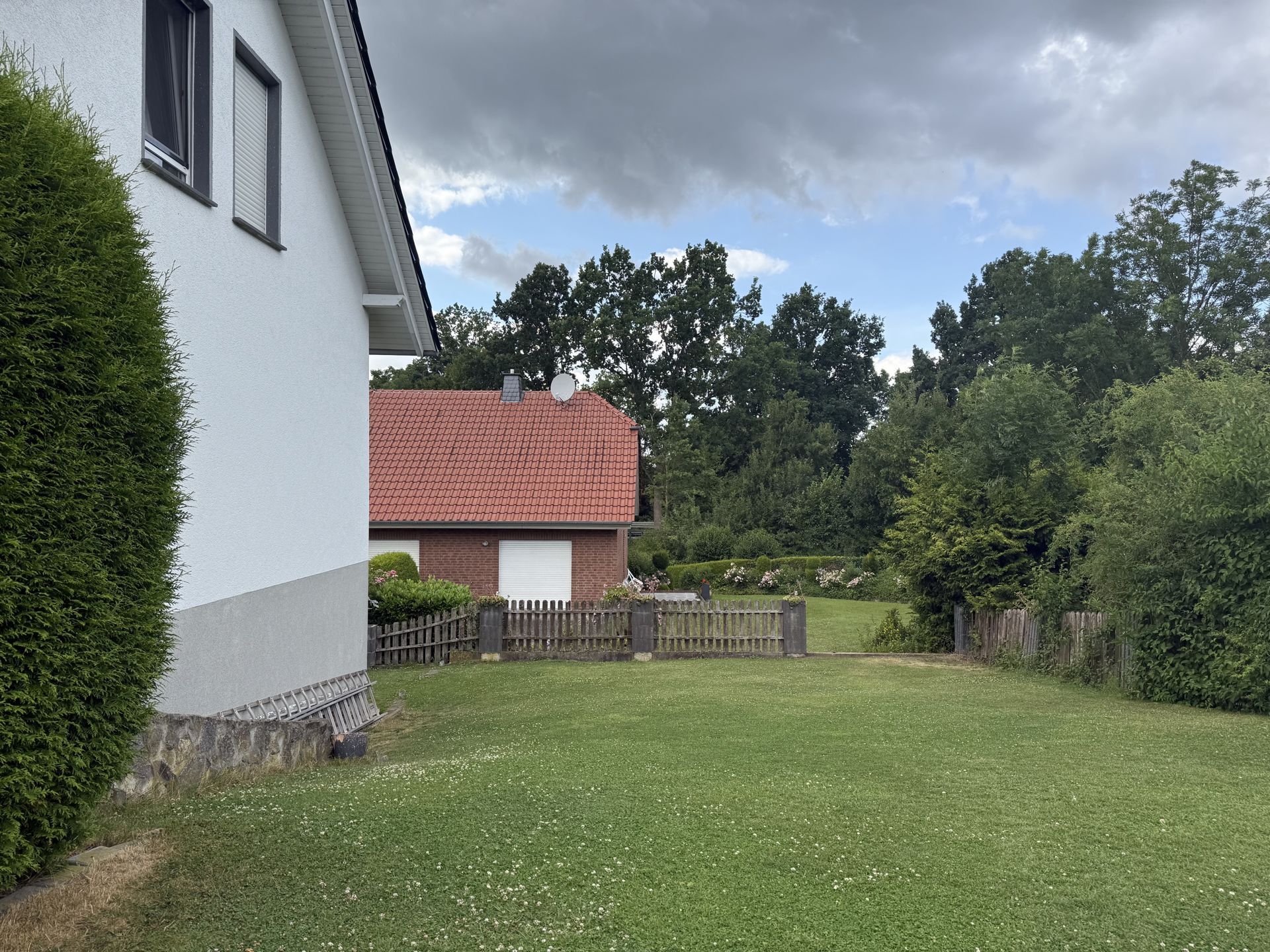 Immobilienangebot - Nieheim - Alle - Charmantes Einfamilienhaus mit Einliegerwohnung