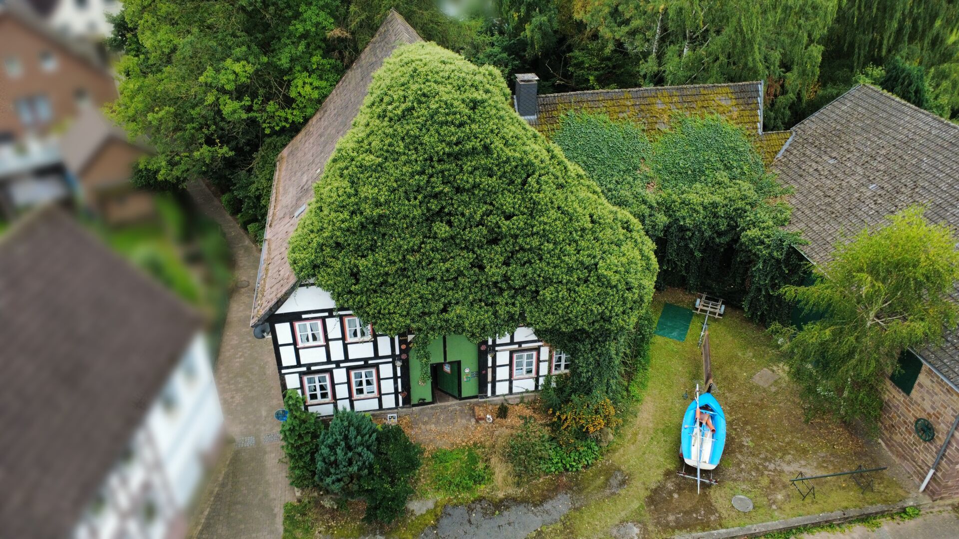 Immobilienangebot - Lauenförde / Meinbrexen - Alle - Historischer Resthof mit viel Potenzial und parkähnlichem Garten in Lauenförde
