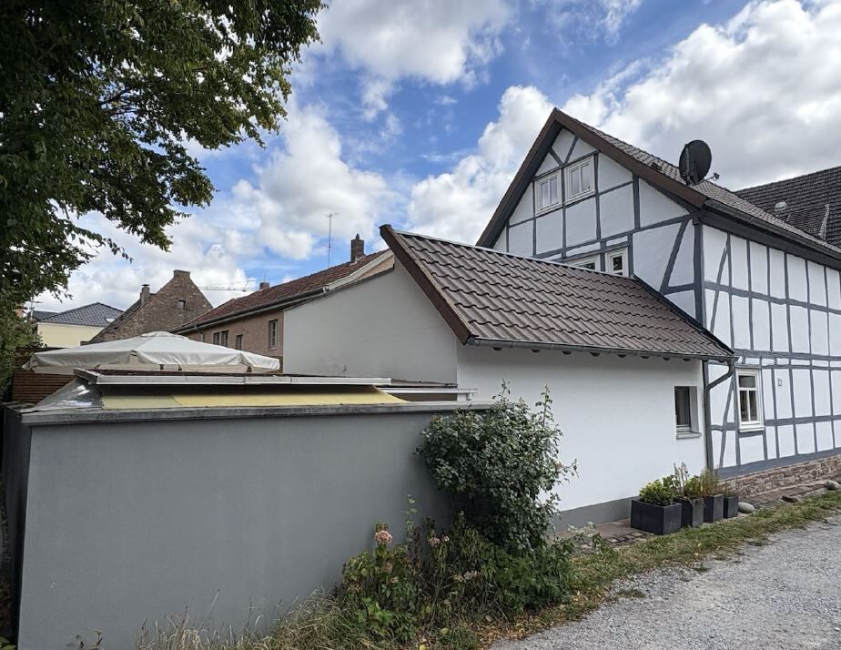 Immobilienangebot - Höxter - Alle - Charmantes Fachwerkhaus mit Neubaucharakter in direkter Innenstadtlage von Höxter