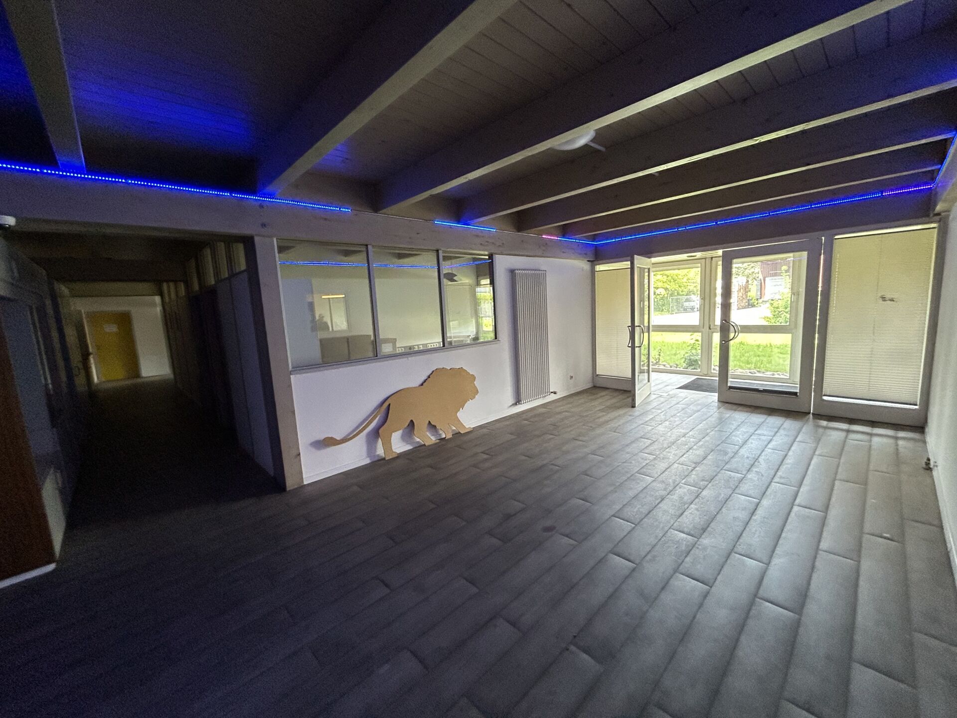 Immobilienangebot - Detmold - Gewerbe - >2.500 m² Warmhalle mit Freifläche + Büro: gesamt oder in Teilflächen (ab 432 m²) zu vermieten