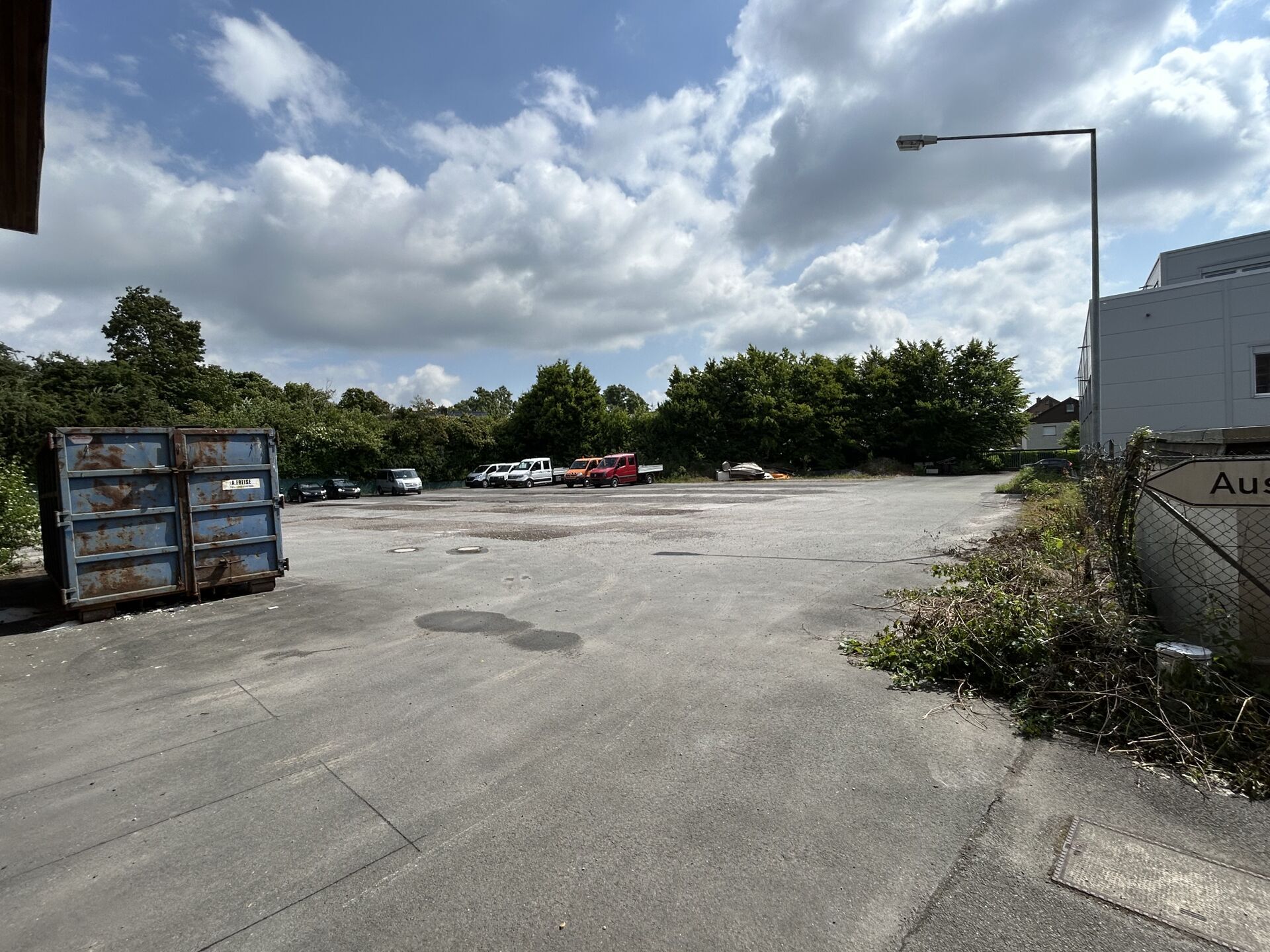Immobilienangebot - Detmold - Gewerbe - >2.500 m² Warmhalle mit Freifläche + Büro: gesamt oder in Teilflächen (ab 432 m²) zu vermieten