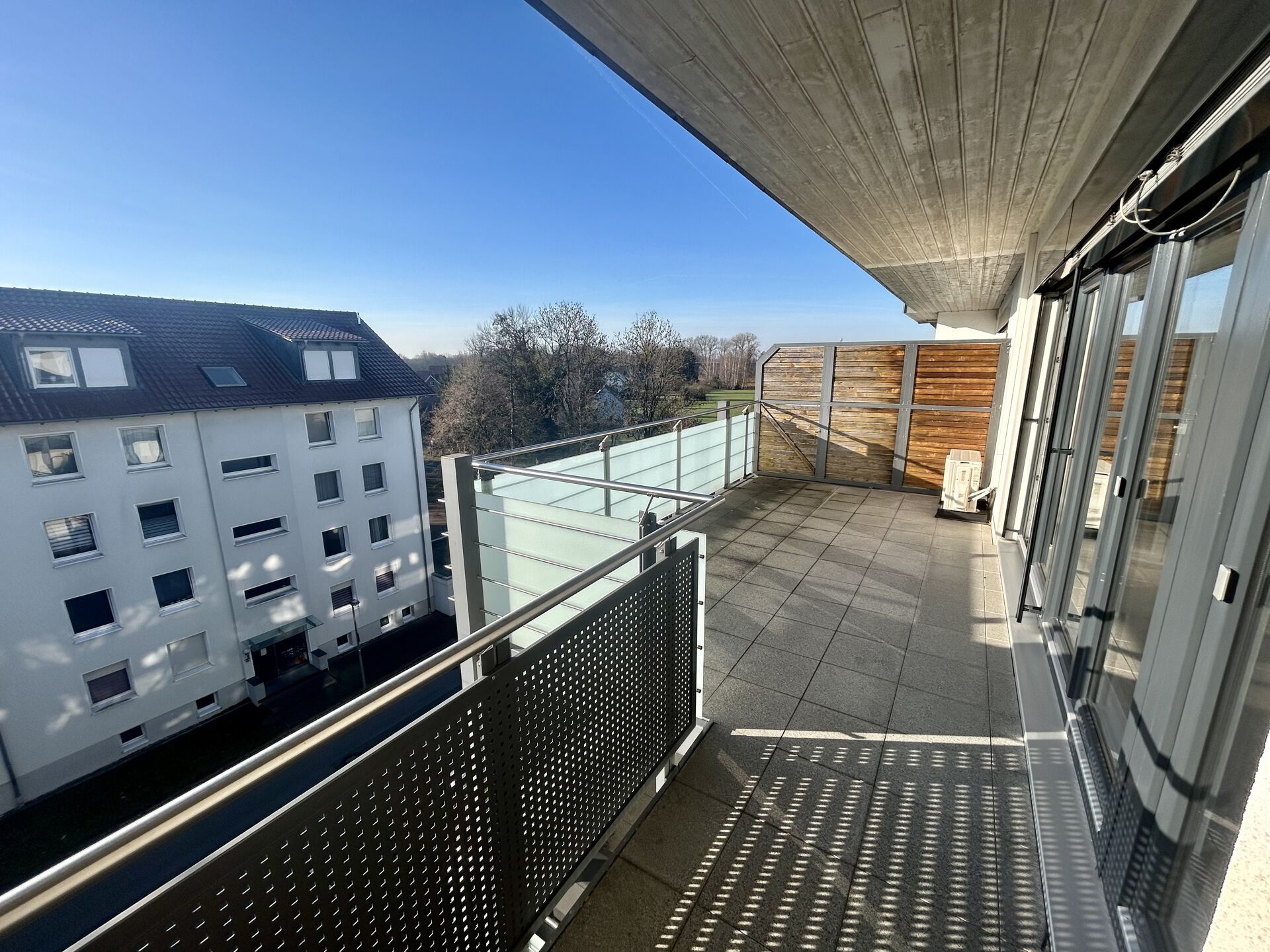 Immobilienangebot - Paderborn / Elsen - Alle - Grüße aus der Loggia - Penthouse in Elsen