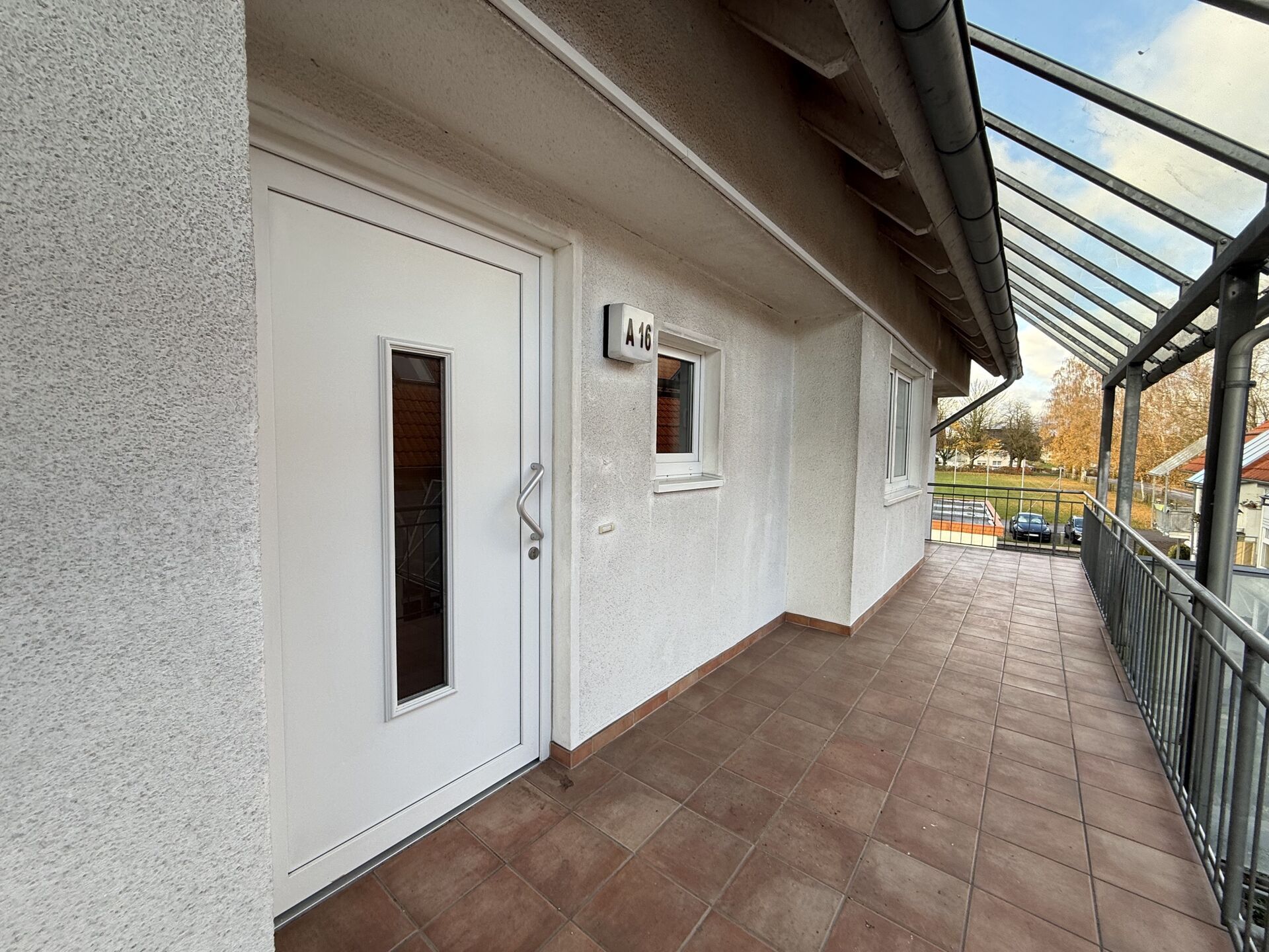 Immobilienangebot - Steinheim - Alle - 2 ZKBB-Wohnung mit Aufzug und 2 Garagen !!