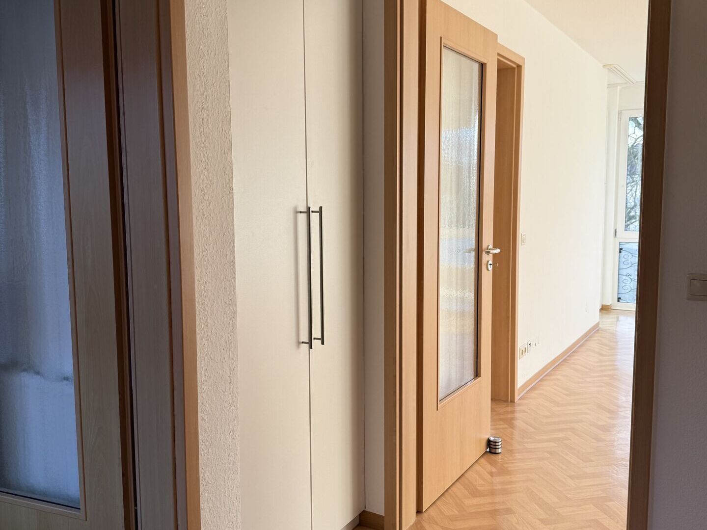 Immobilienangebot - Steinheim - Alle - 2 ZKBB-Wohnung mit Aufzug und 2 Garagen !!