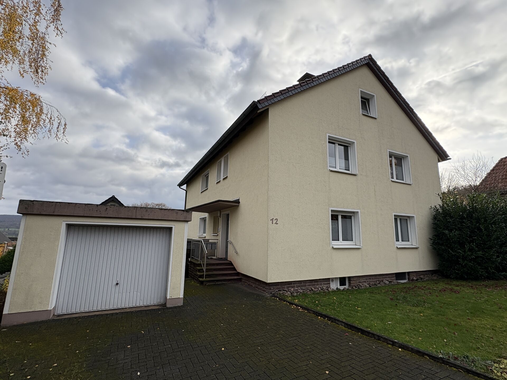 Immobilienangebot - Höxter - Alle - Zweifamilienhaus mit ausgebautem Dachgeschoss