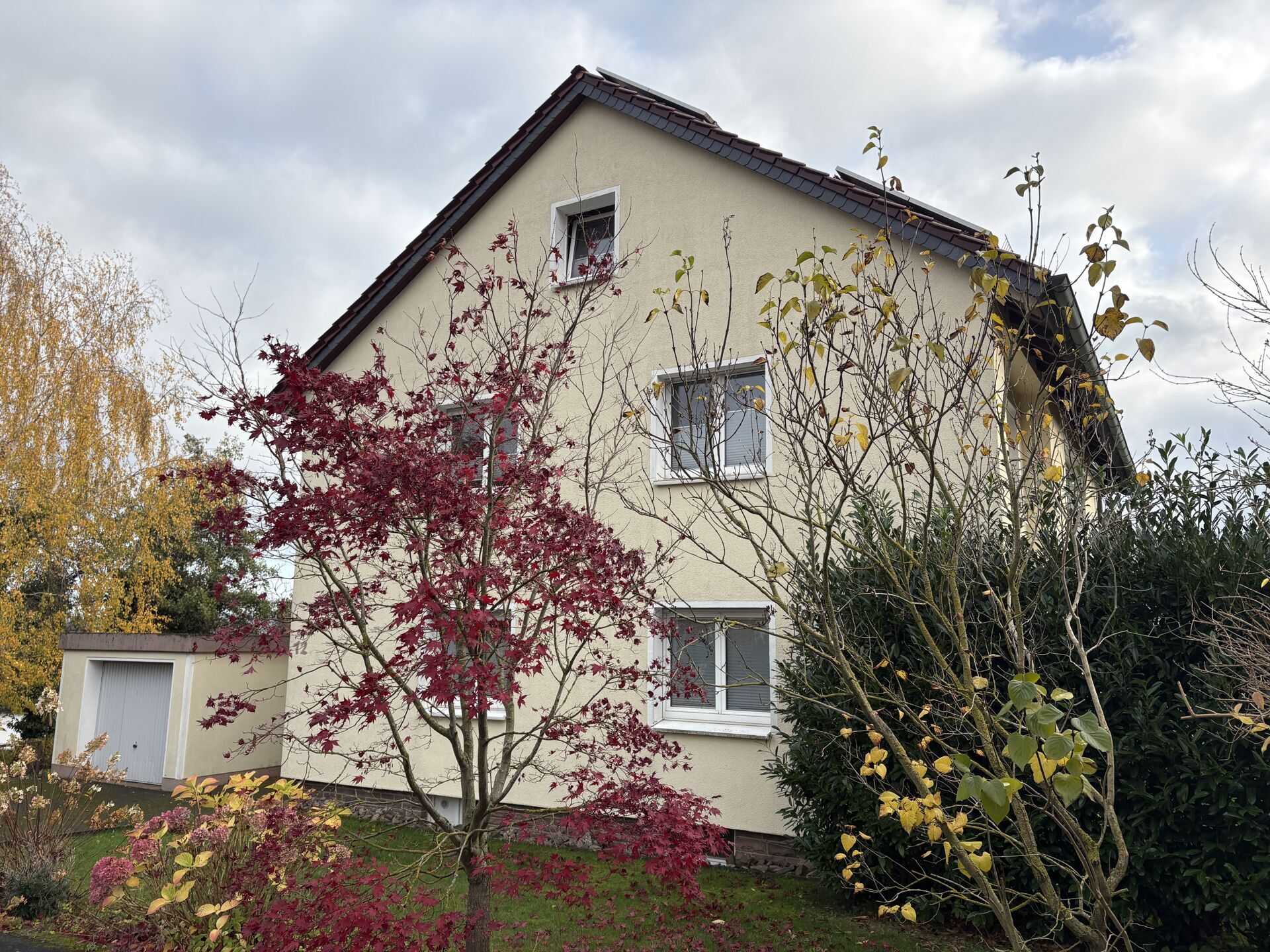 Immobilienangebot - Höxter - Alle - Zweifamilienhaus mit ausgebautem Dachgeschoss