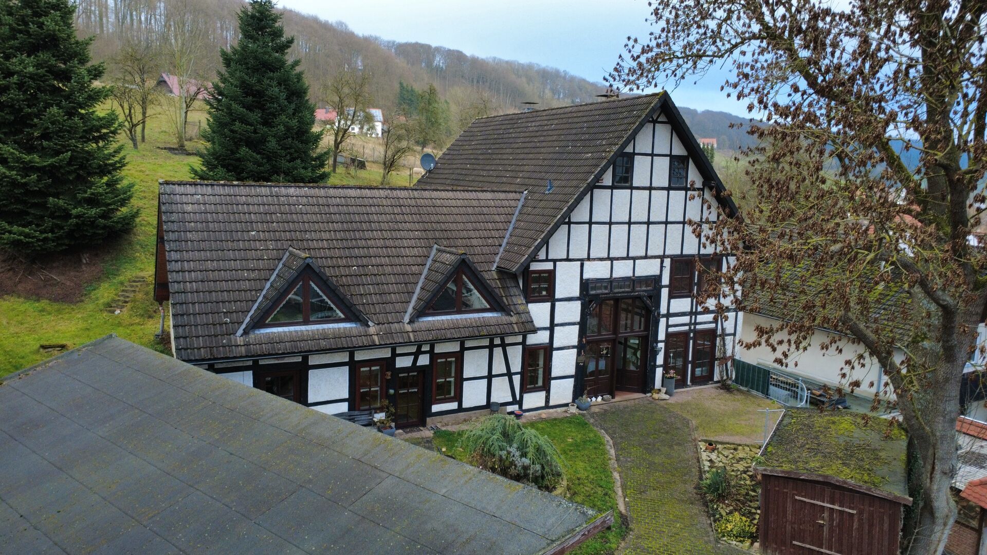 Immobilienangebot - Marsberg / Oesdorf - Alle - Liebhaberobjekt mit Einliegerwohnung und Panoramablick über Oesdorf!