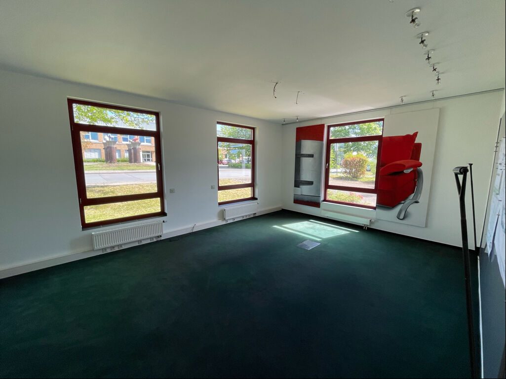 Immobilienangebot - Detmold / Nienhagen - Gewerbe - Büro- und Ausstellungsfläche wieder zur Anmietung frei