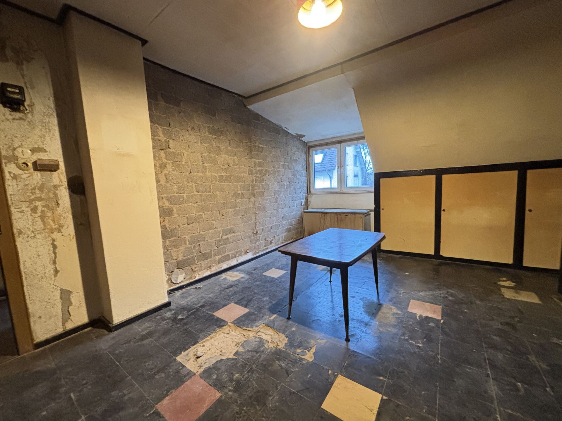 Immobilienangebot - Lage - Alle - Solide Doppelhaushälfte mit Potenzial!