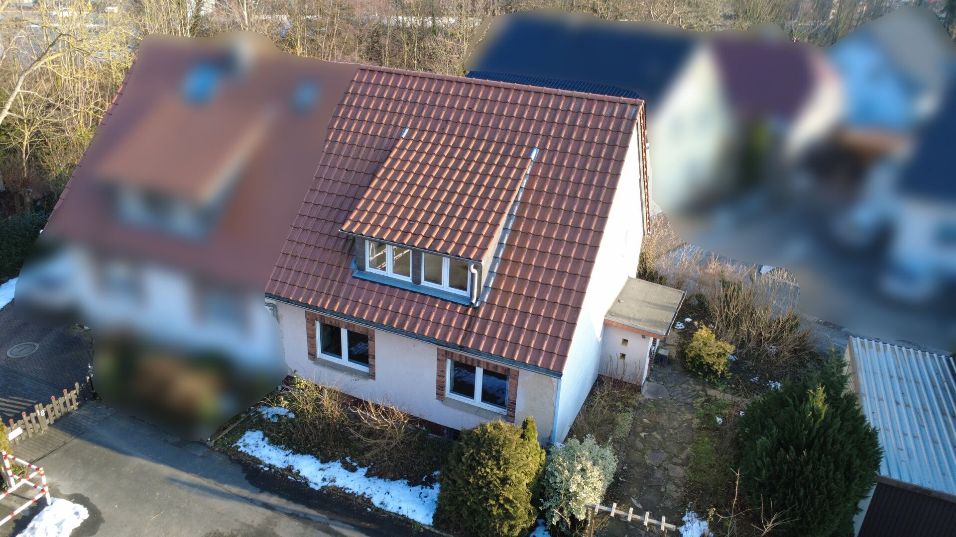 Immobilienangebot - Lage - Alle - Solide Doppelhaushälfte mit Potenzial!
