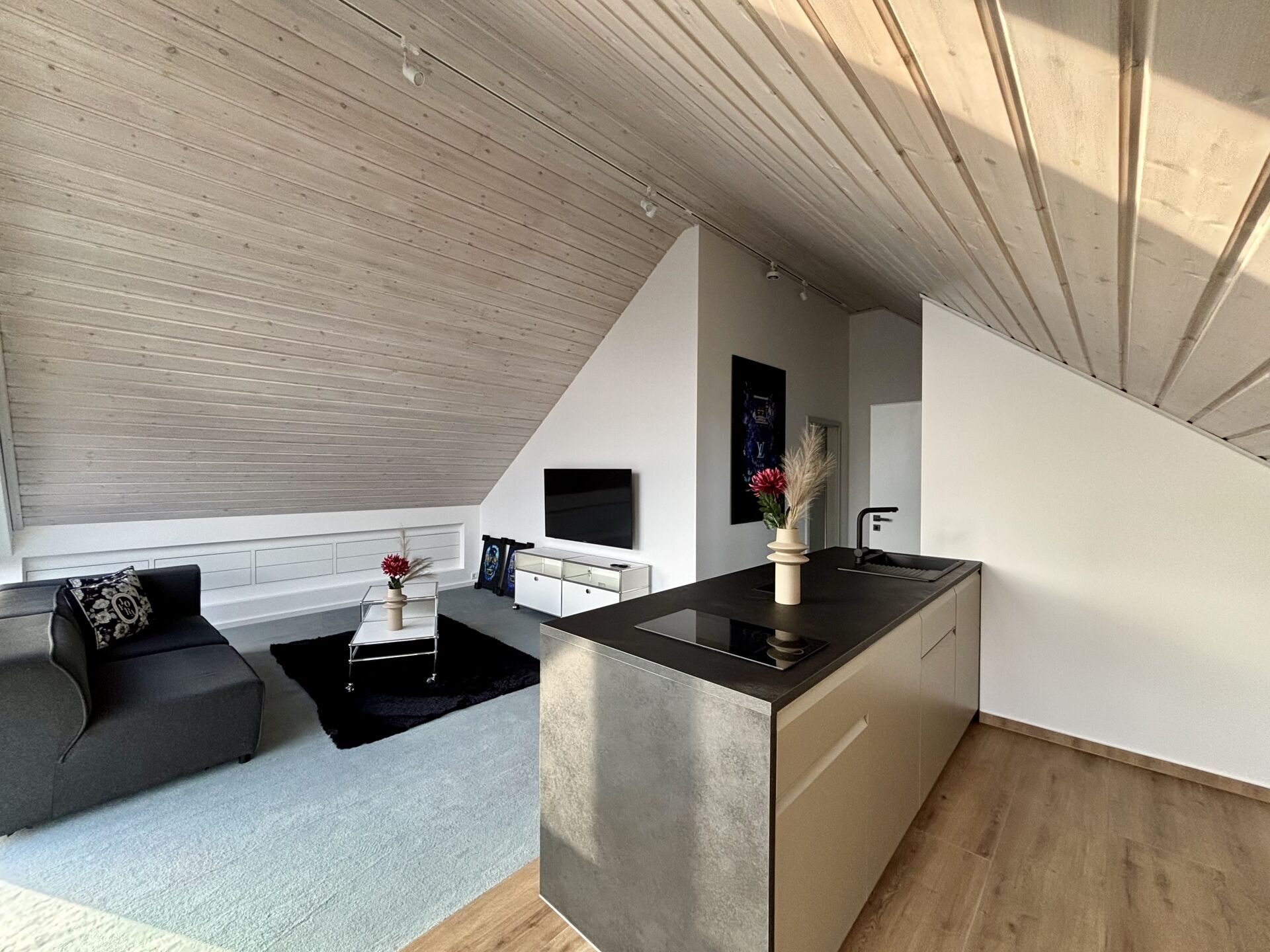 Immobilienangebot - Paderborn - Alle - Zwei Wohnungen zum Preis von einer! – Neuwertige Etagenwohnung mit Garage in Paderborn