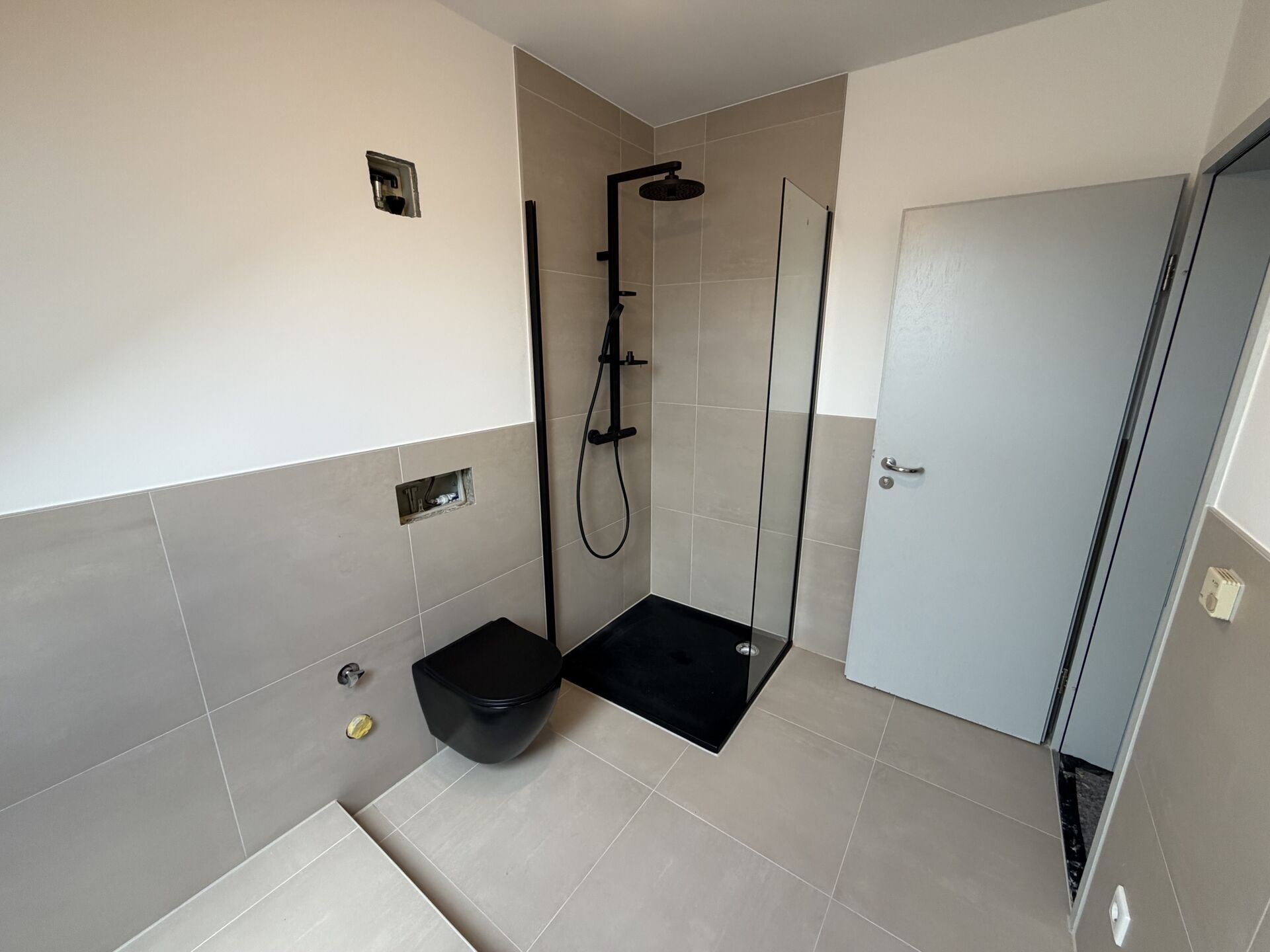 Immobilienangebot - Paderborn - Alle - Zwei Wohnungen zum Preis von einer! – Neuwertige Etagenwohnung mit Garage in Paderborn