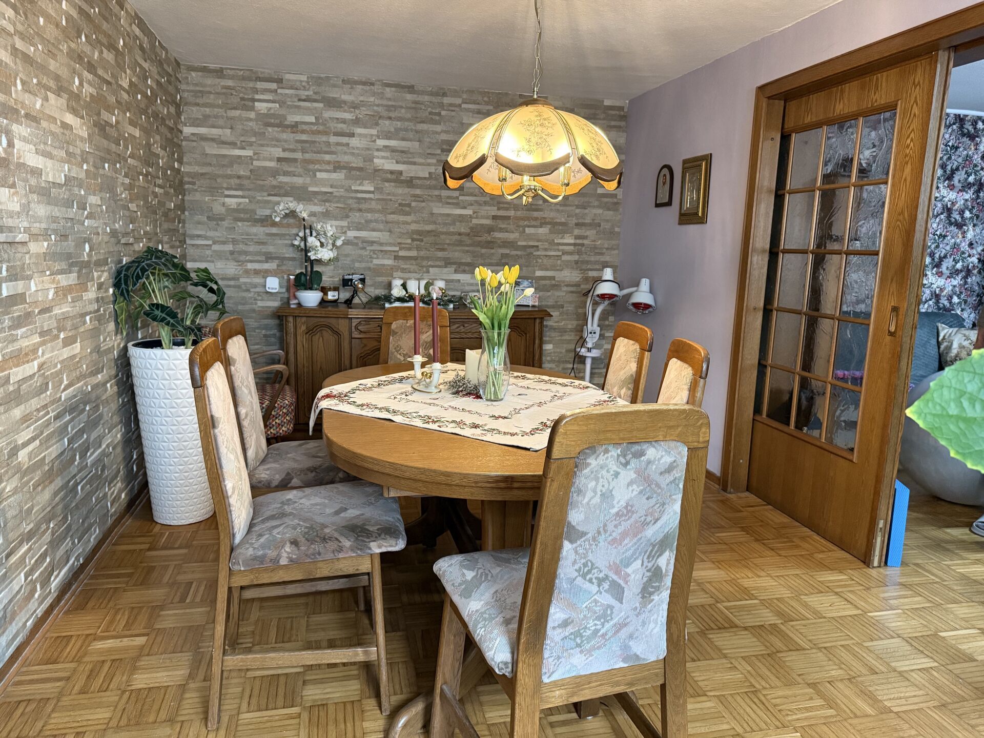Immobilienangebot - Brakel - Alle - Einfamilienhaus mit großem Grundstück, Garage und viel Potenzial