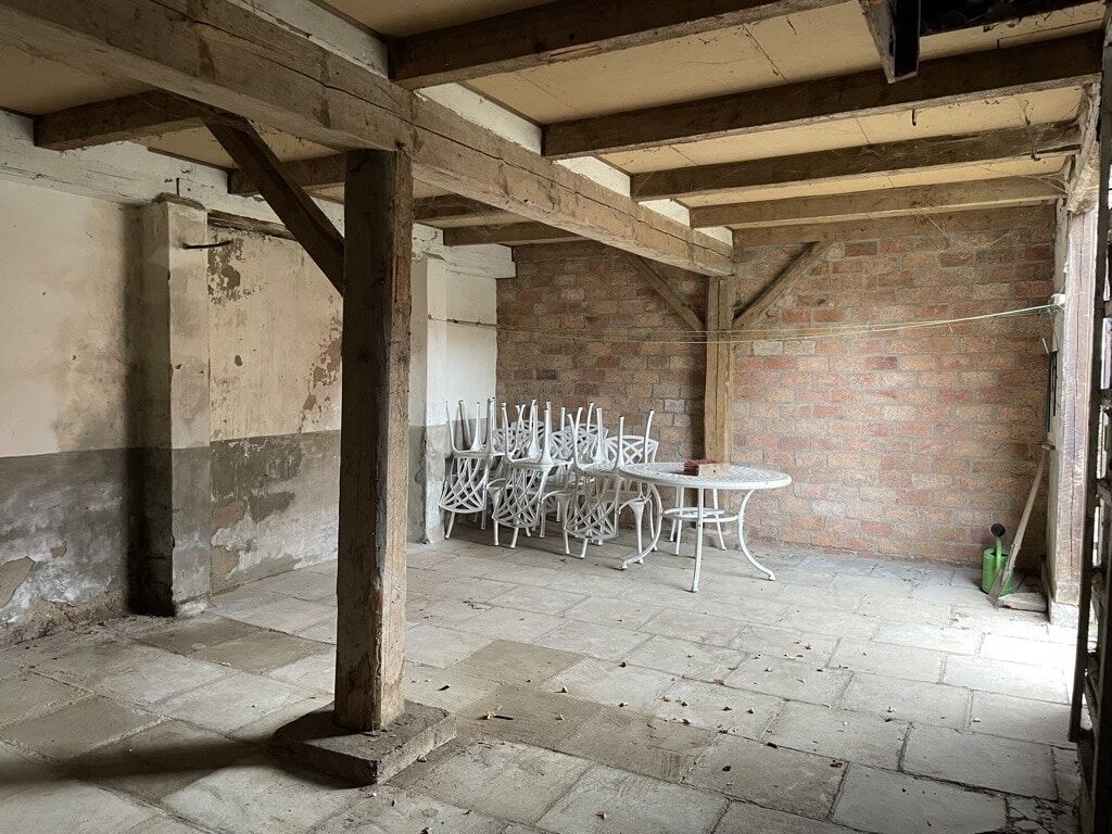 Immobilienangebot - Brakel - Alle - Einfamilienhaus mit großem Grundstück, Garage und viel Potenzial