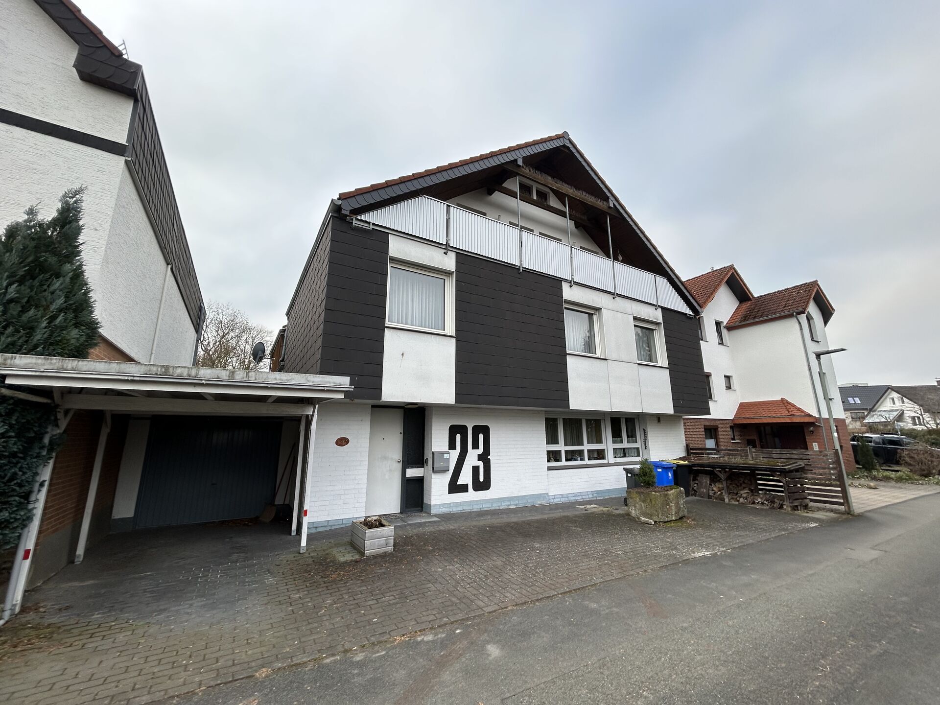 Immobilienangebot - Borchen / Kirchborchen - Alle - Großzügiges Zuhause mit separatem Bereich für Angehörige, Gäste oder flexible Homeoffice-Lösung