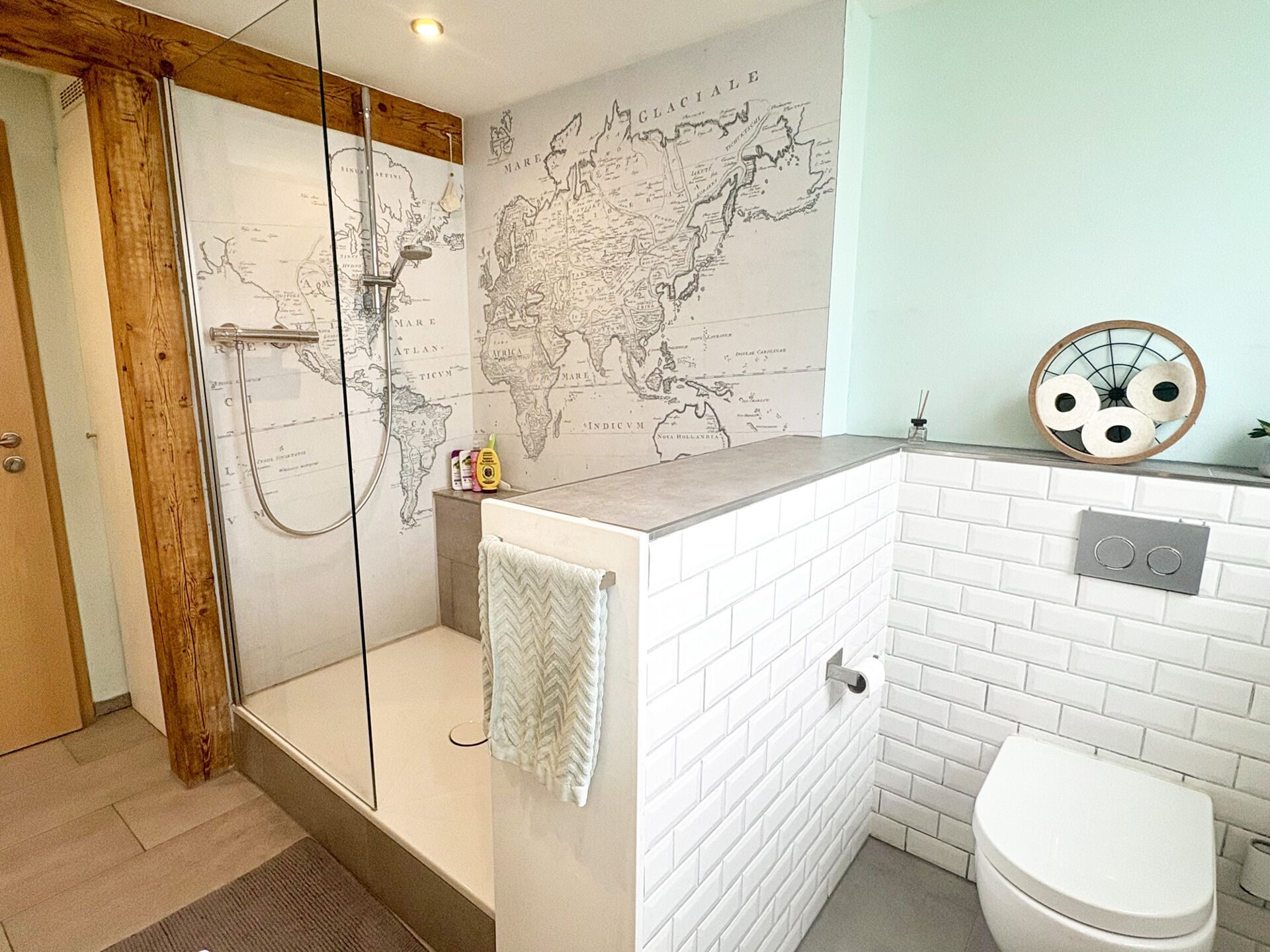 Immobilienangebot - Lage - Alle - Ihr neues Domizil in Lage – 3-Zimmer-Dachgeschosswohnung mit Aussicht!