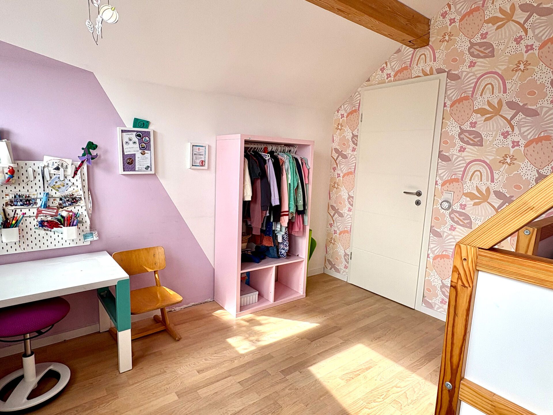 Immobilienangebot - Lage - Alle - Ihr neues Domizil in Lage – 3-Zimmer-Dachgeschosswohnung mit Aussicht!