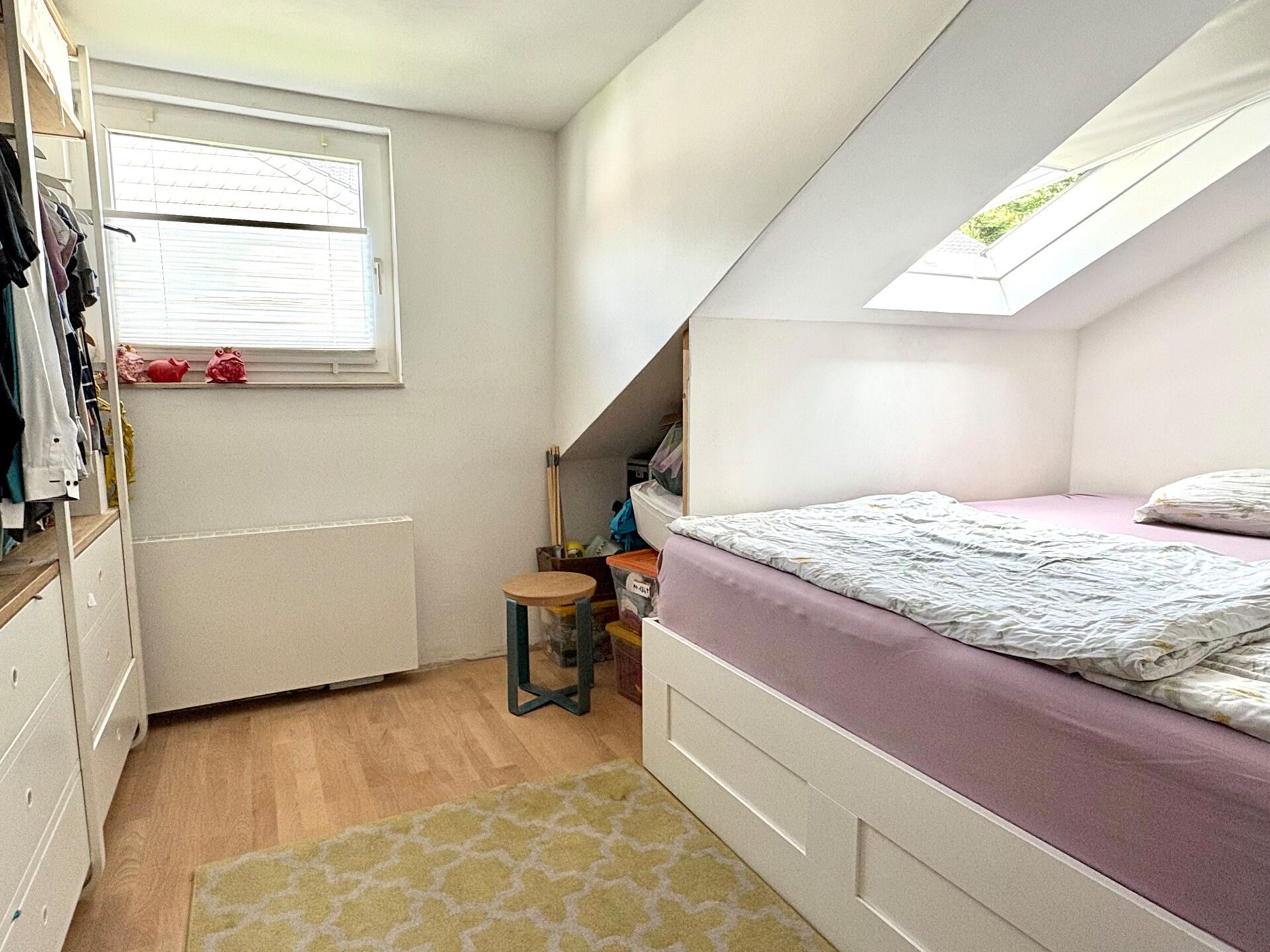 Immobilienangebot - Lage - Alle - Ihr neues Domizil in Lage – 3-Zimmer-Dachgeschosswohnung mit Aussicht!