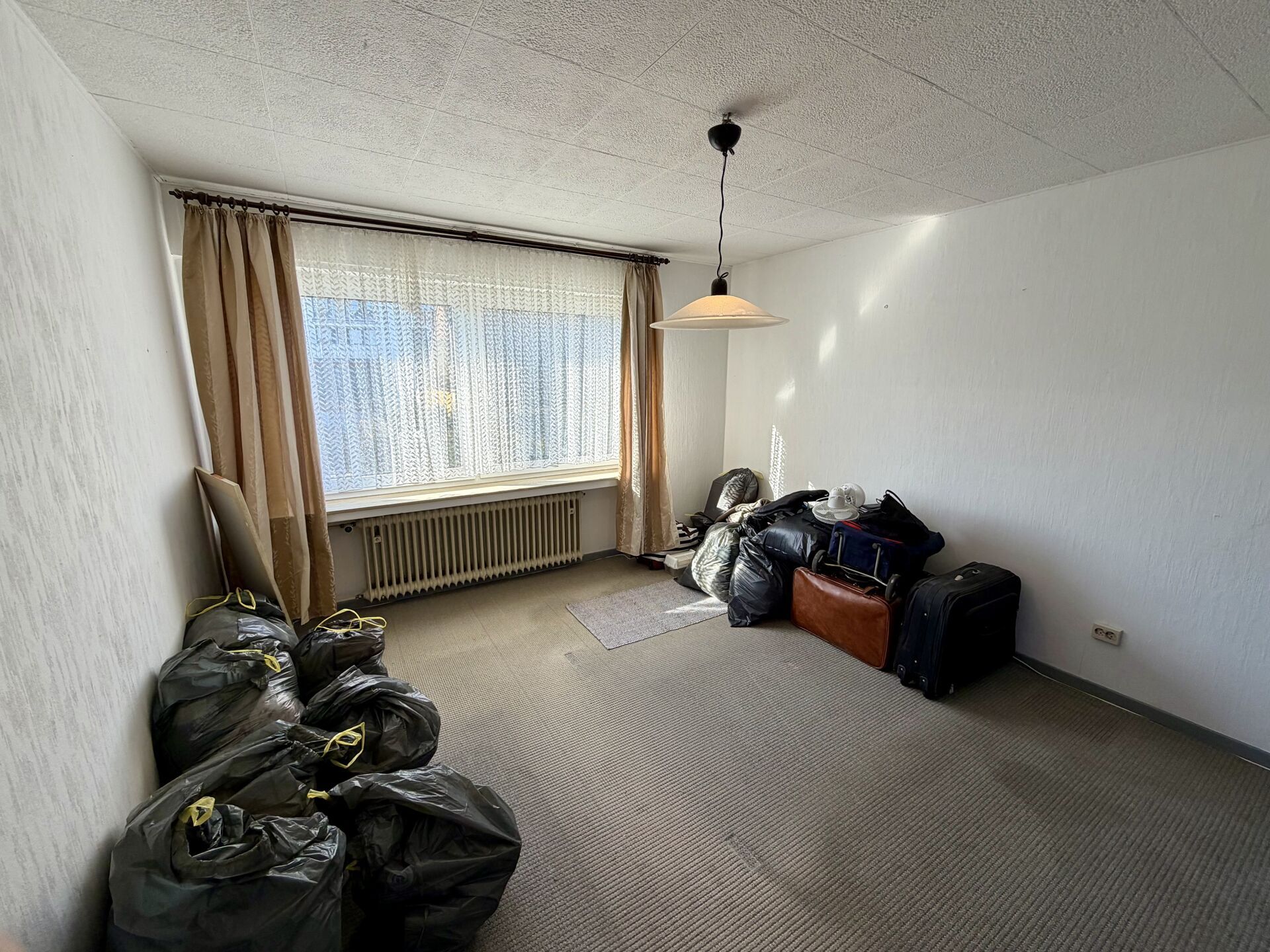 Immobilienangebot - Paderborn / Schloß Neuhaus - Alle - Gestalten Sie Ihr Traumhaus: Sanierungsbedürftige Doppelhaushälfte auf großzügigem Grundstück mit Potential