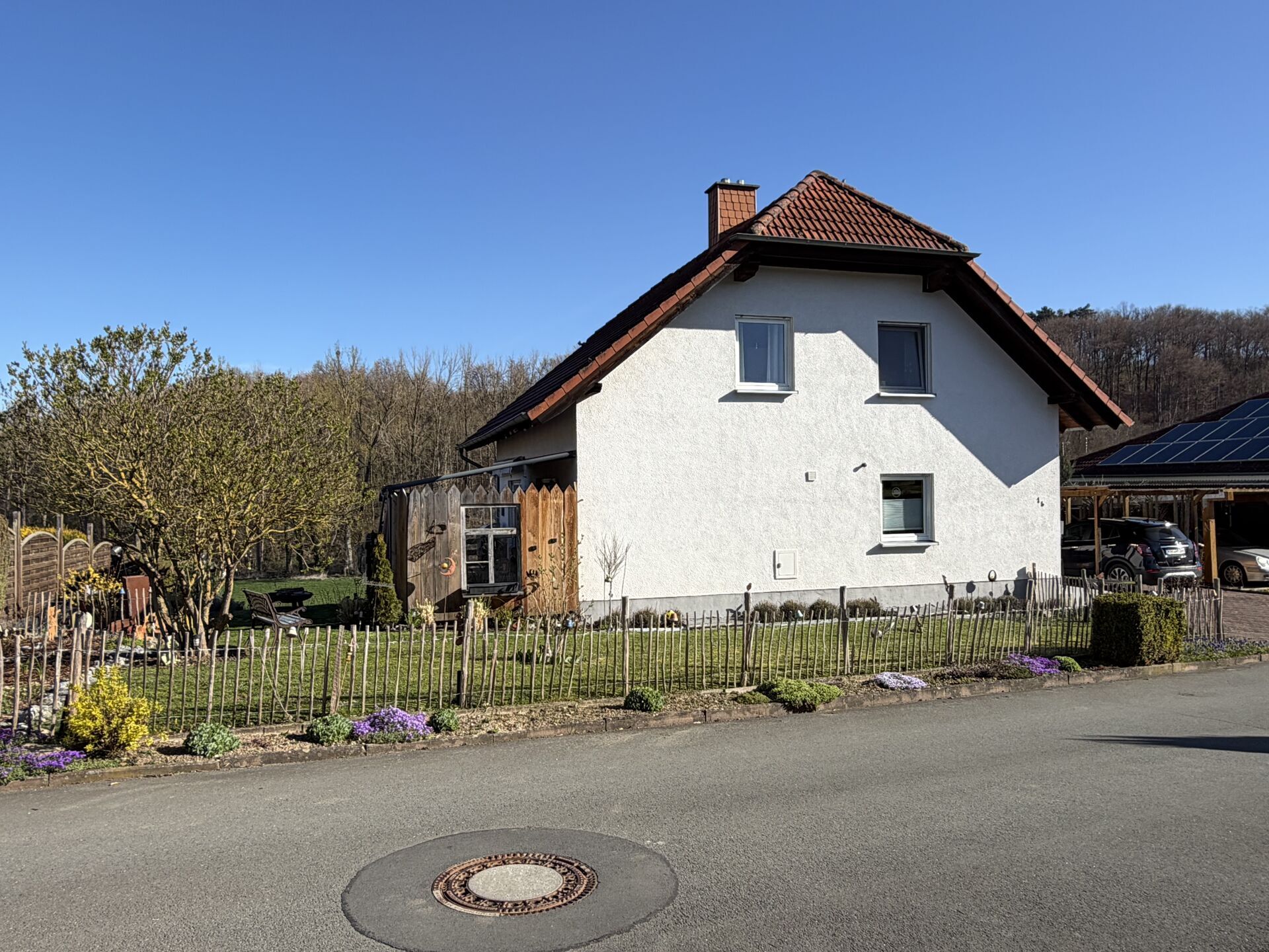 Immobilienangebot - Warburg / Herlinghausen - Alle - Gepflegtes Einfamilienhaus am Ortsrand von Herlinghausen