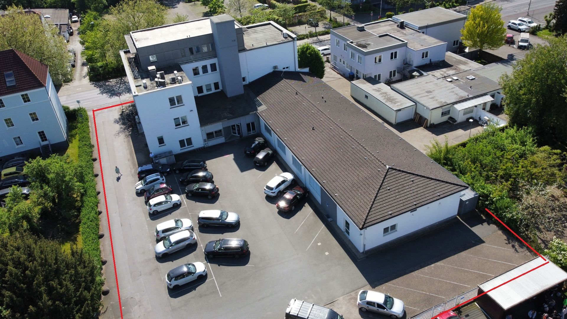 Immobilienangebot - Detmold - Gewerbe - Repräsentative Büro-/Praxisflächen + Parkplätze in zentraler Lage
EG: ca. 115 m² wieder frei zur Vermietung.
