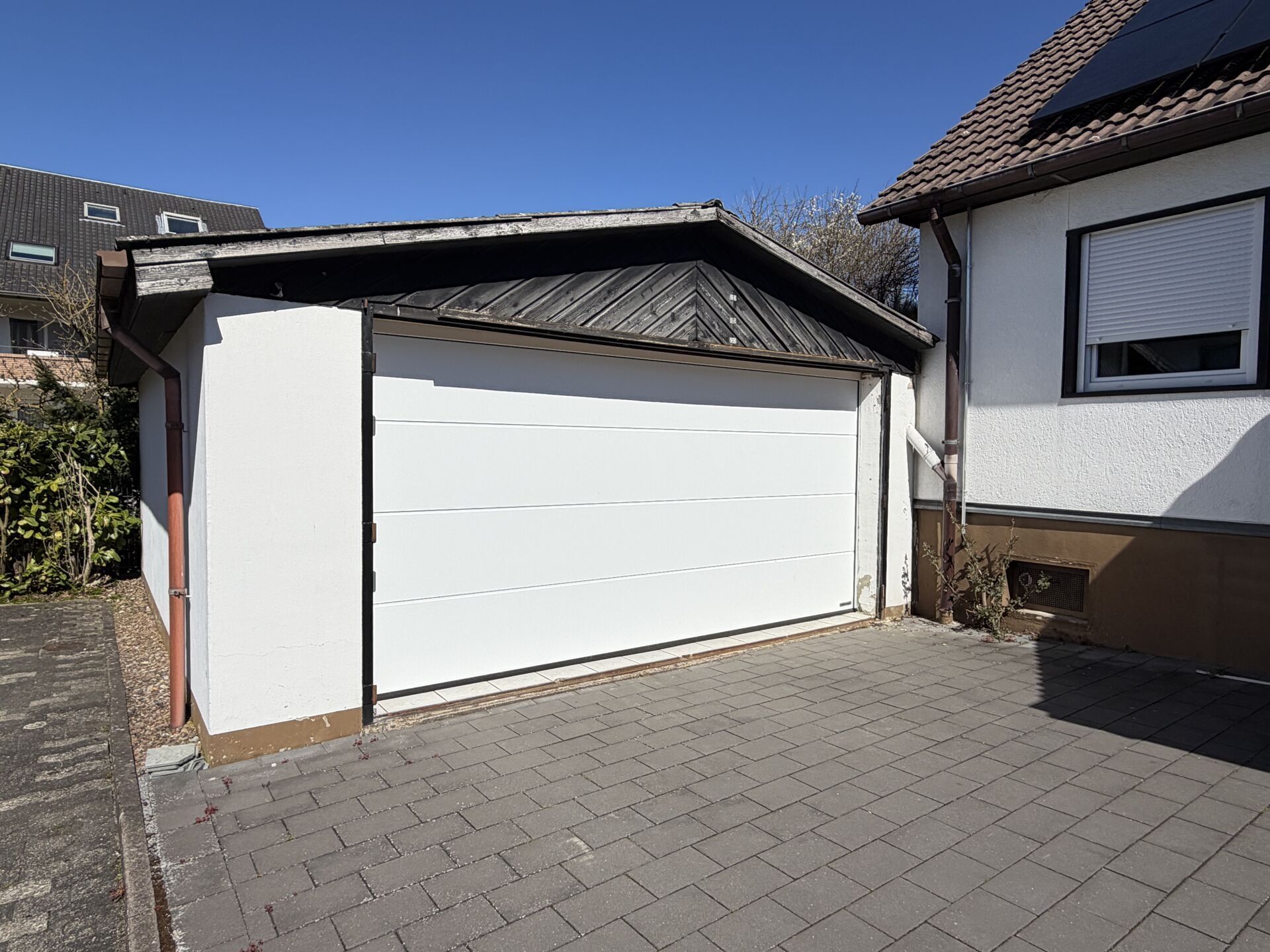 Immobilienangebot - Willebadessen - Alle - Einfamilienhaus mit Doppelgarage und Pool