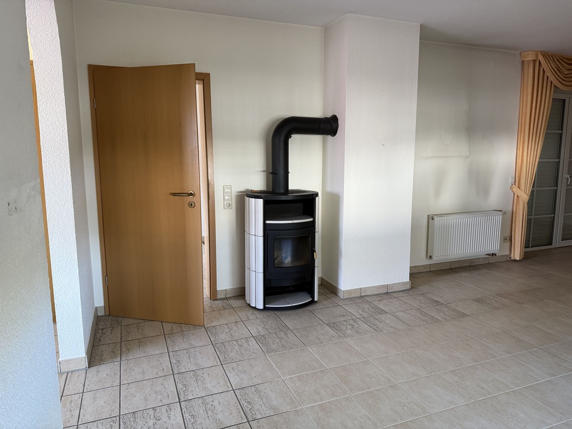 Immobilienangebot - Brakel / Istrup - Alle - Wohnen mit Qualität - Solides EFH mit Garage !