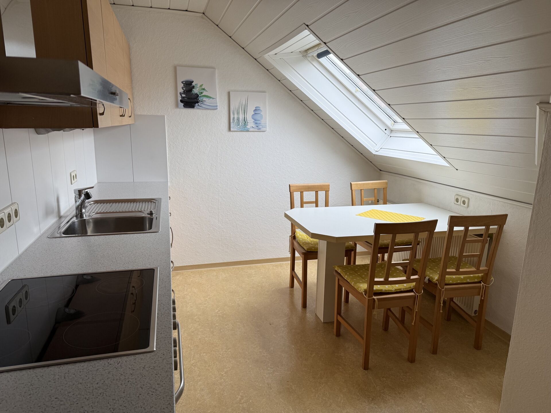Immobilienangebot - Bad Driburg - Alle - Großes Haus mit Lagerfläche, Werkstatt und zwei Garagen !