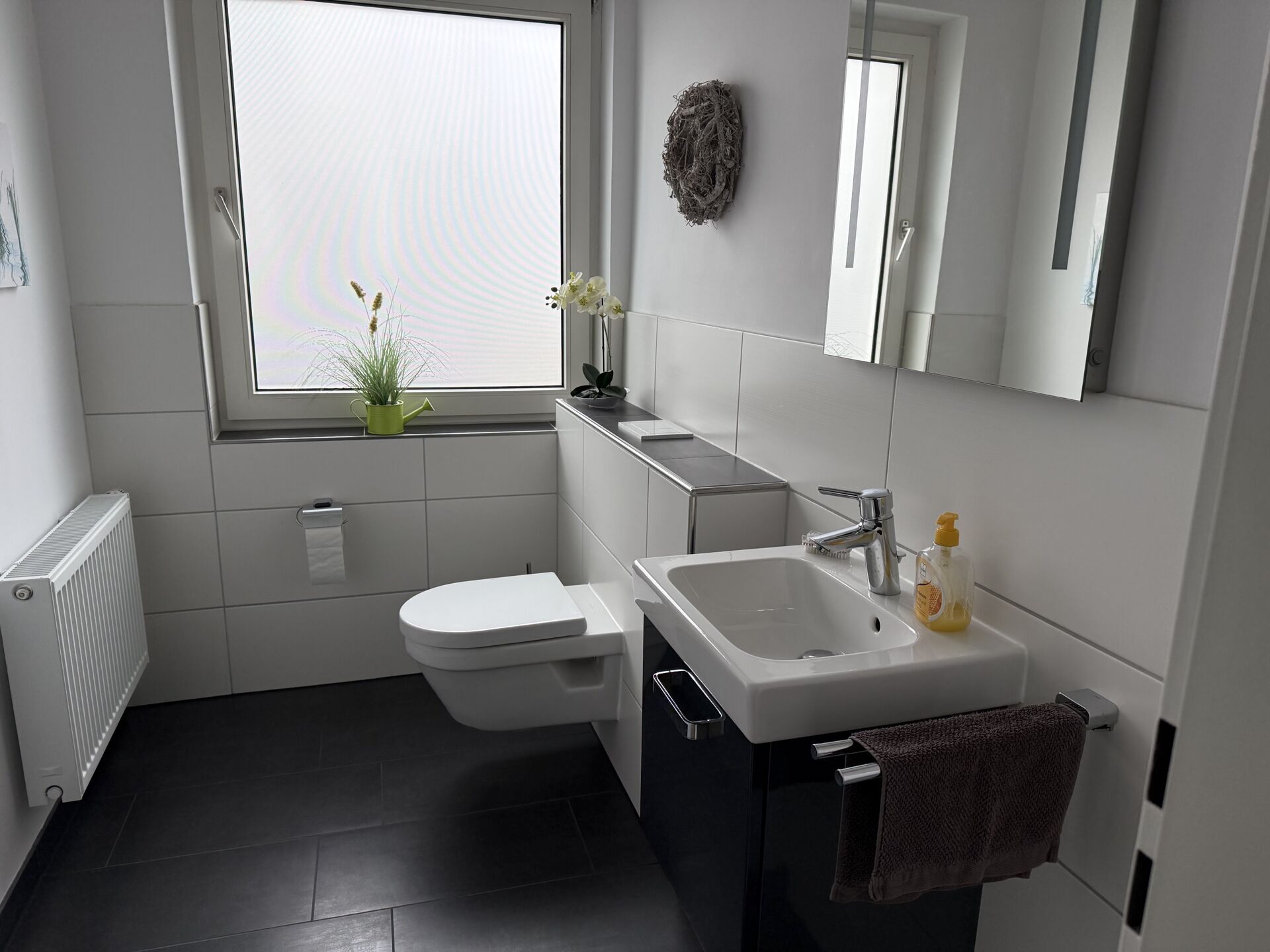 Immobilienangebot - Bad Driburg - Alle - Großes Haus mit Lagerfläche, Werkstatt und zwei Garagen !