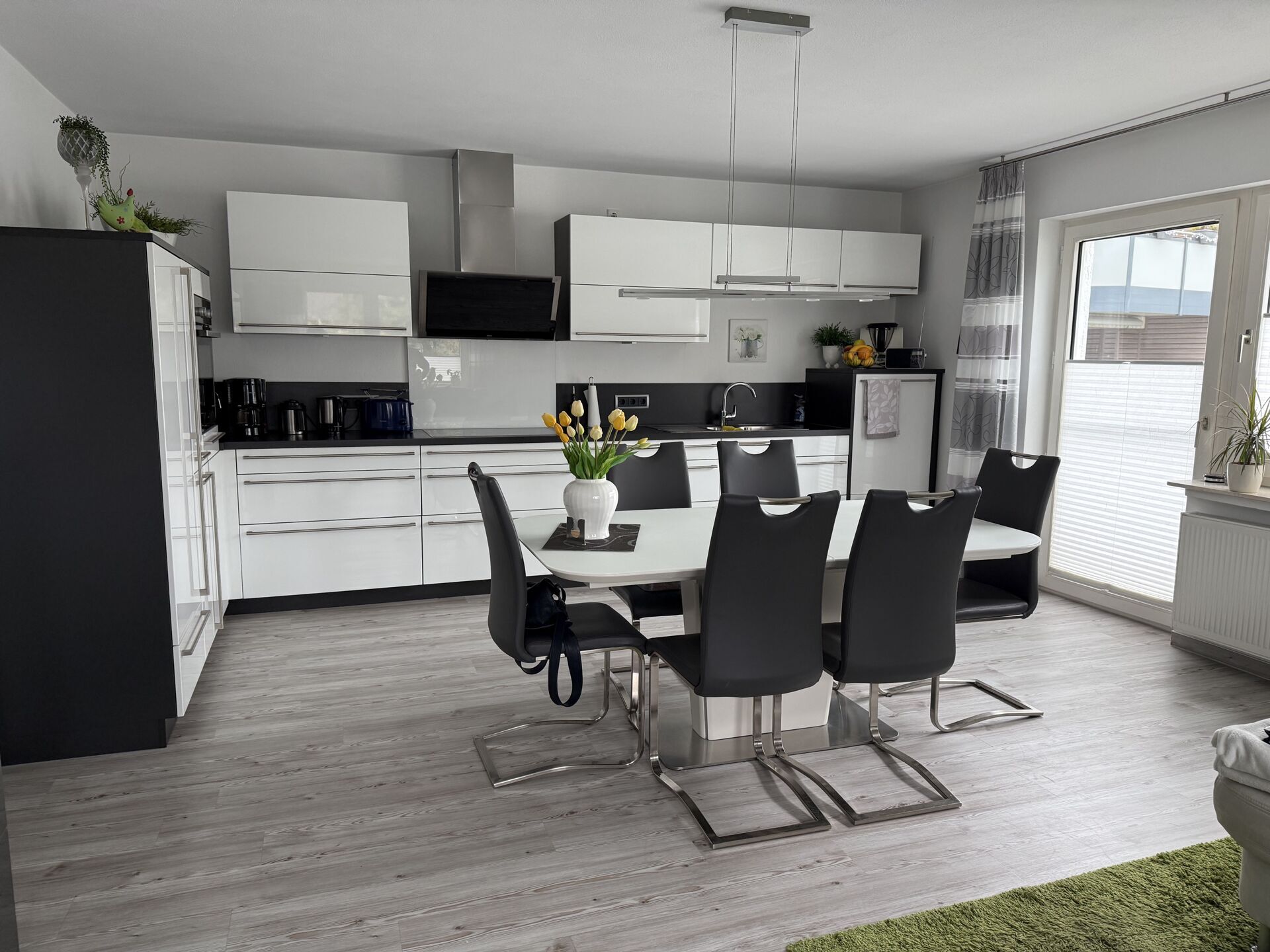 Immobilienangebot - Bad Driburg - Alle - Großes Haus mit Lagerfläche, Werkstatt und zwei Garagen !