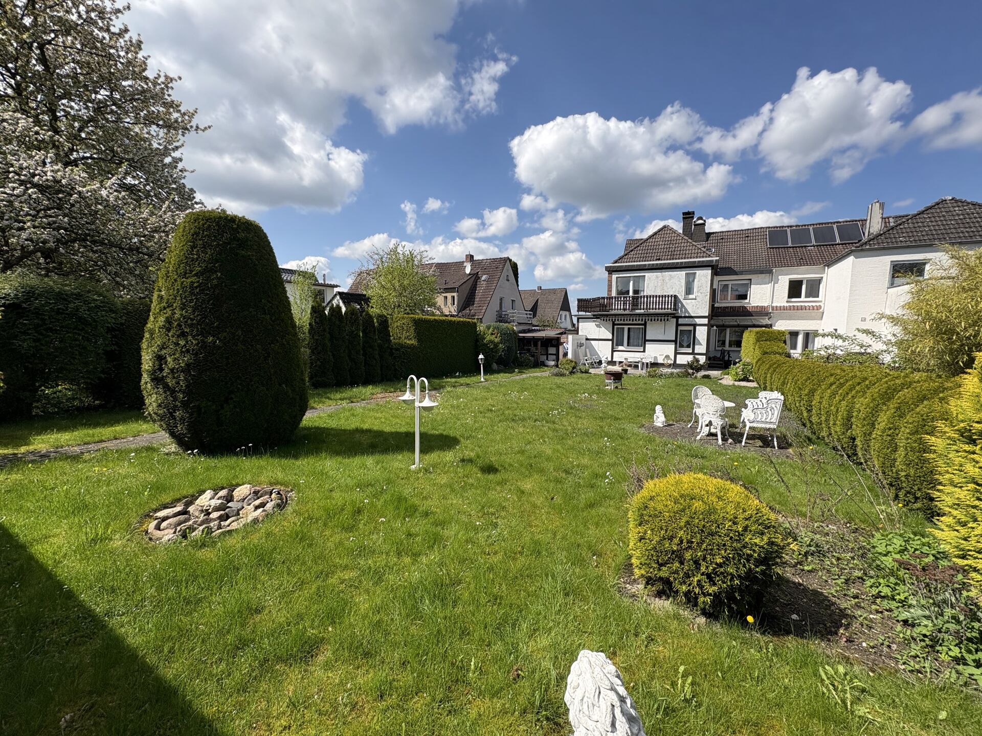 Immobilienangebot - Paderborn - Alle - Doppelhaushälfte mit großem Garten und Entwicklungspotenzial in Paderborn Südstadt