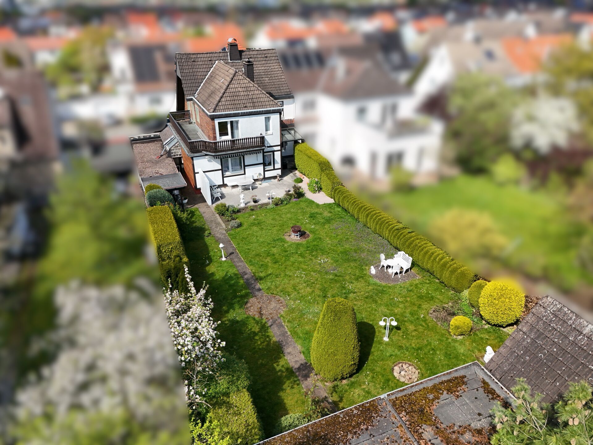 Immobilienangebot - Paderborn - Alle - Doppelhaushälfte mit großem Garten und Entwicklungspotenzial in Paderborn Südstadt