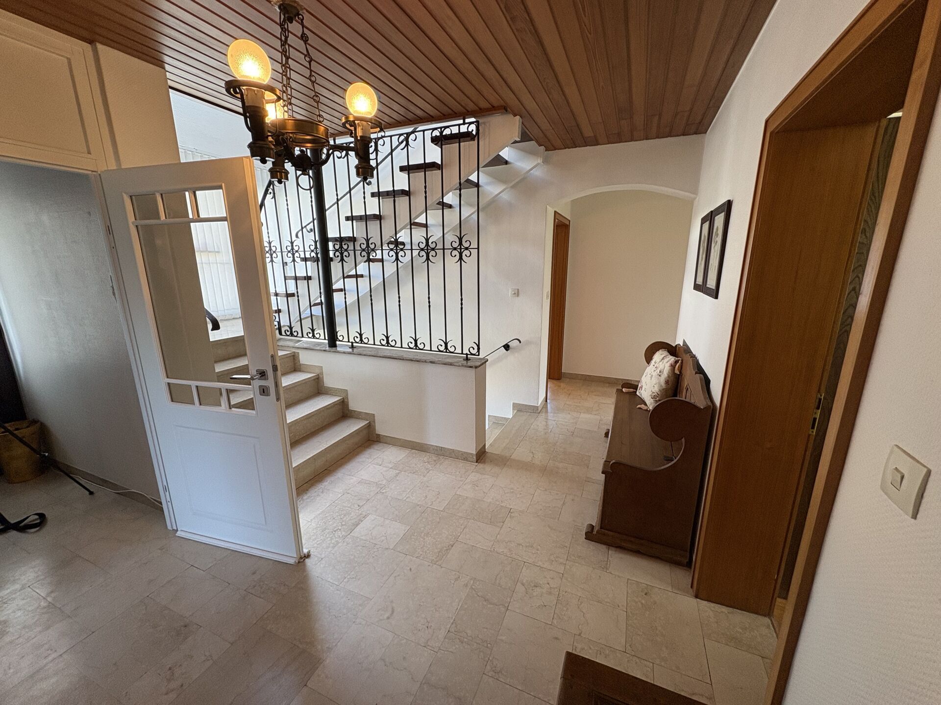 Immobilienangebot - Altenbeken - Alle - Großzügiges Familienhaus in ruhiger Lage von Altenbeken – viel Platz und gepflegter Wohnkomfort