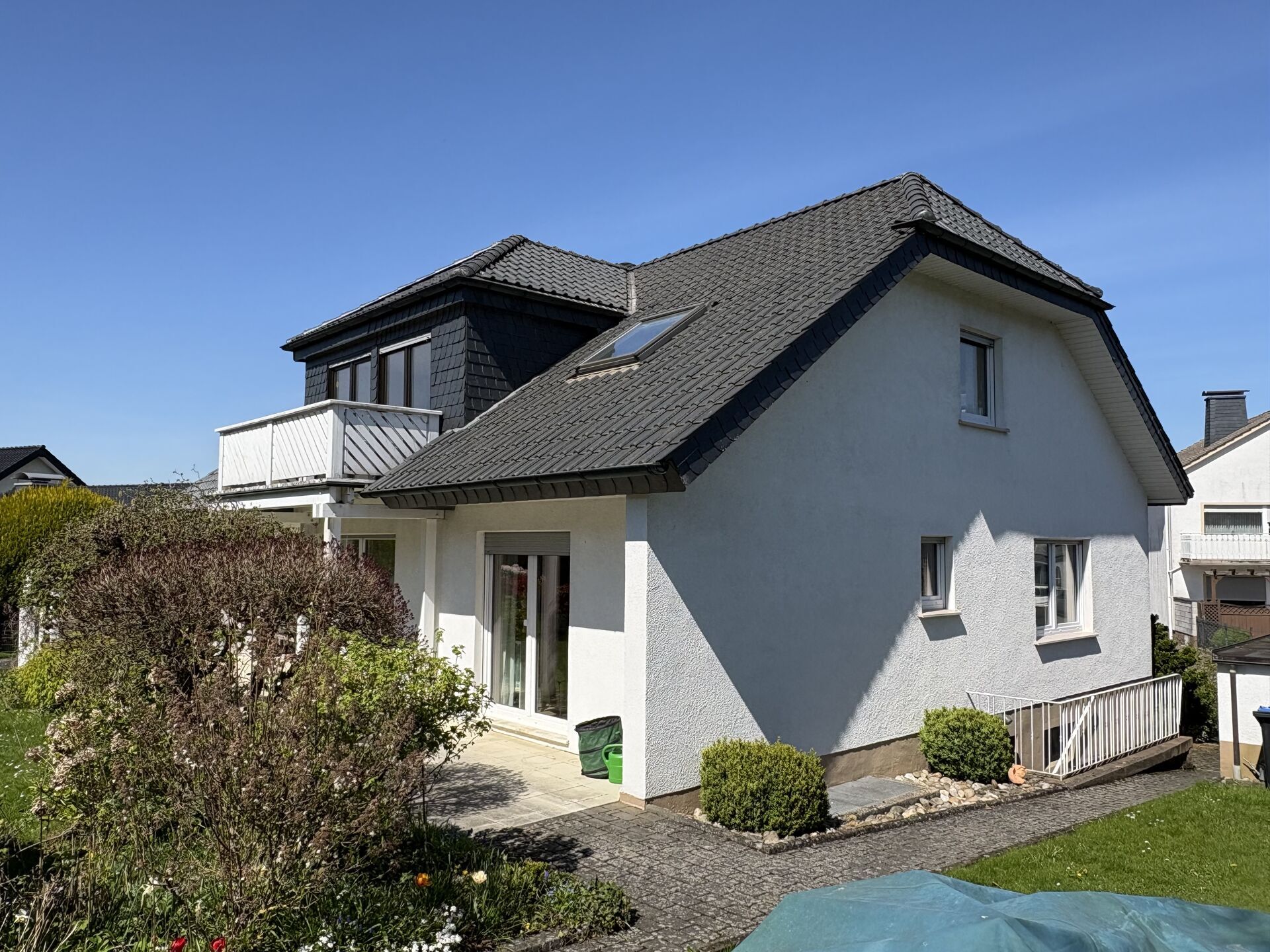 Immobilienangebot - Altenbeken - Alle - Großzügiges Familienhaus in ruhiger Lage von Altenbeken – viel Platz und gepflegter Wohnkomfort