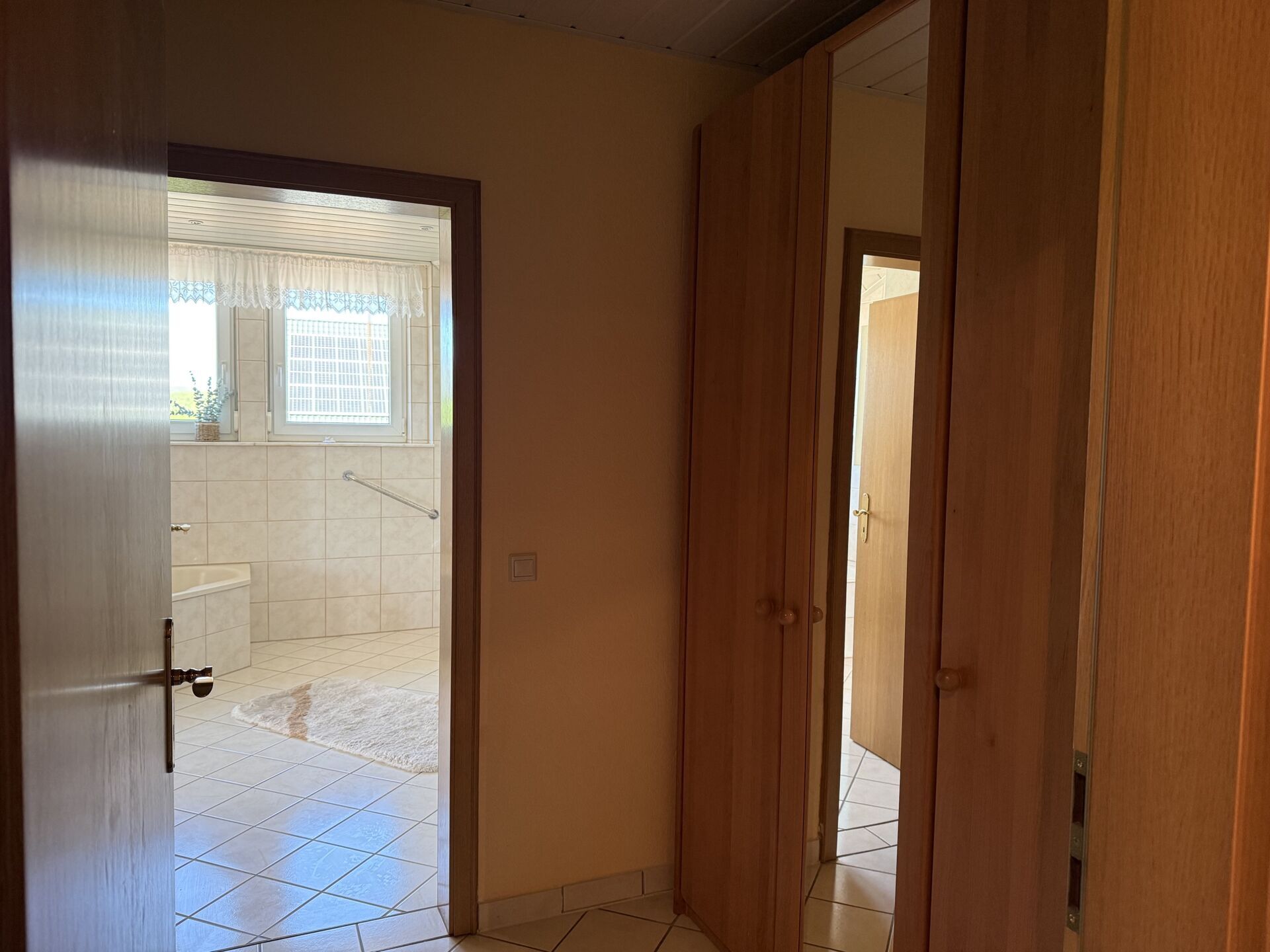Immobilienangebot - Marienmünster / Papenhöfen - Alle - Großzügiges Wohnen erwartet Sie hier!