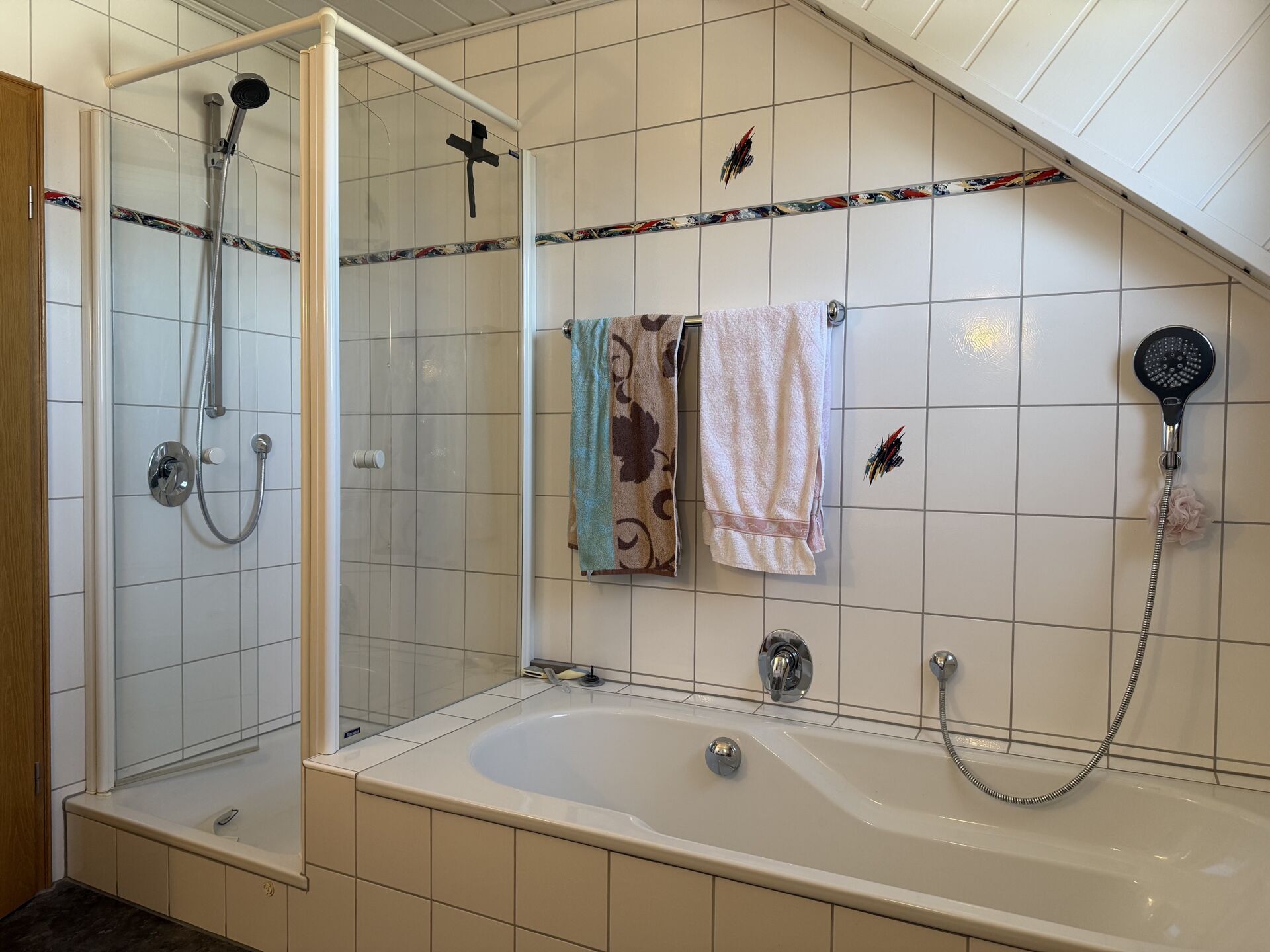 Immobilienangebot - Marienmünster / Papenhöfen - Alle - Ankommen und Zuhause sein - Schöne DHH mit viel Platz!