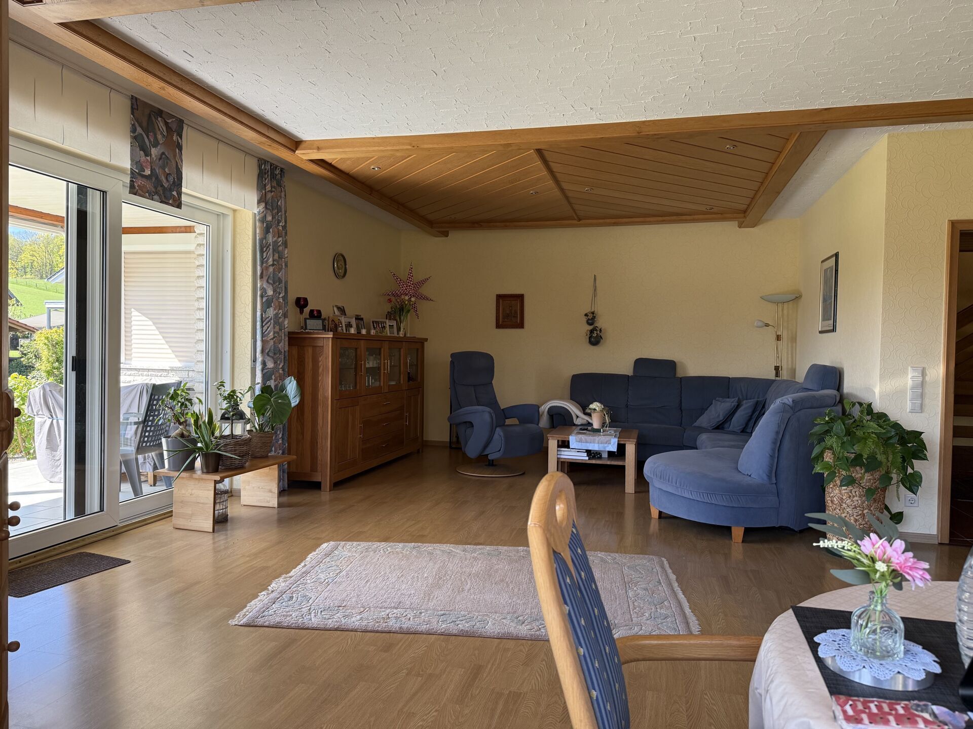Immobilienangebot - Marienmünster / Papenhöfen - Alle - Ankommen und Zuhause sein - Schöne DHH mit viel Platz!