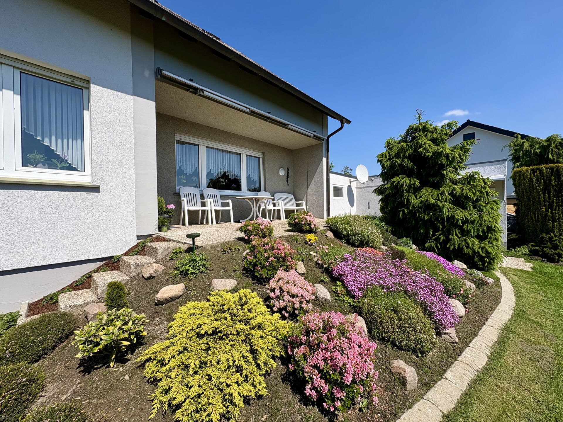 Immobilienangebot - Lage - Alle - Viel Platz unter den Augen des Hermann!