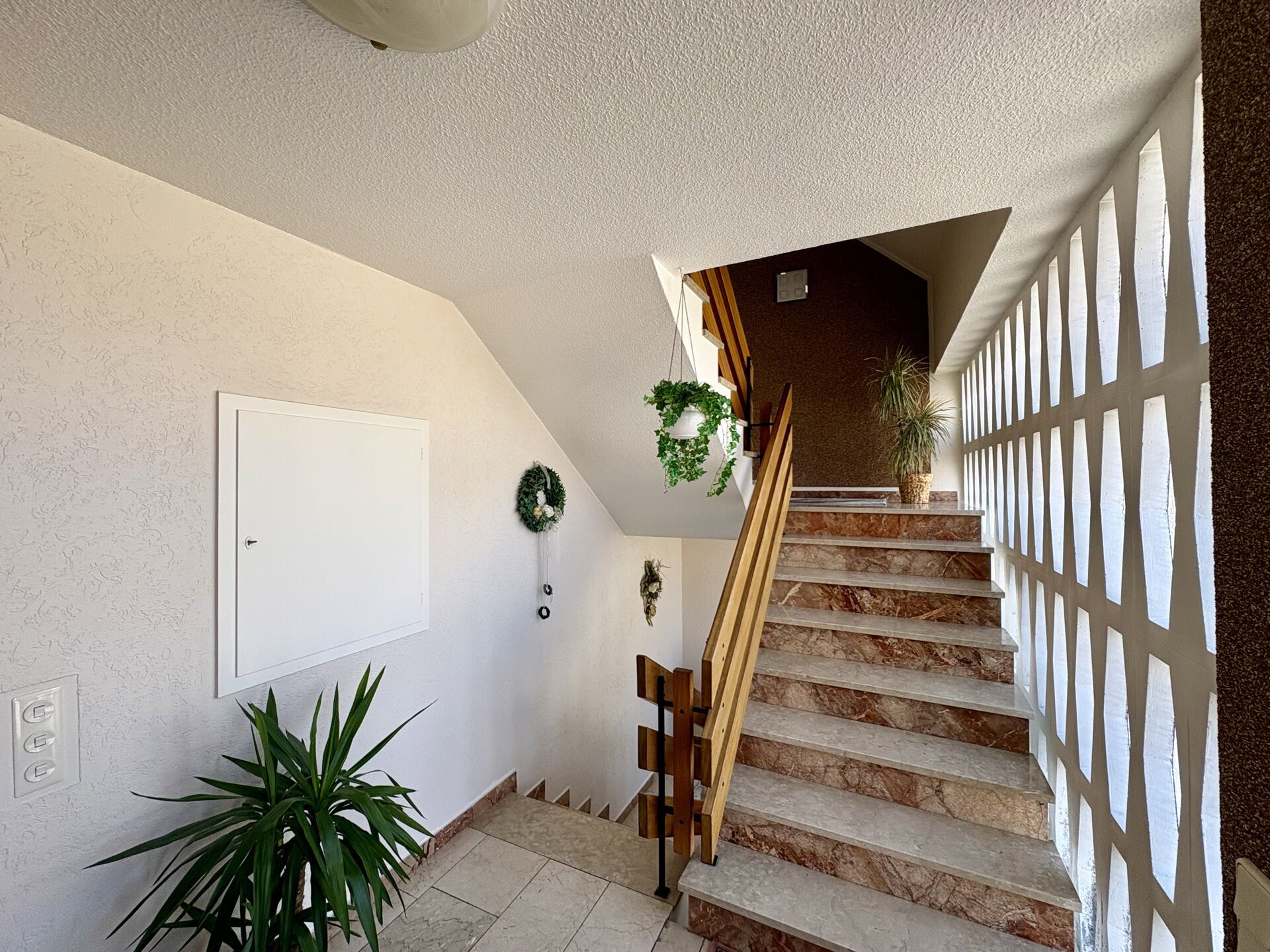 Immobilienangebot - Lage - Alle - Viel Platz unter den Augen des Hermann!