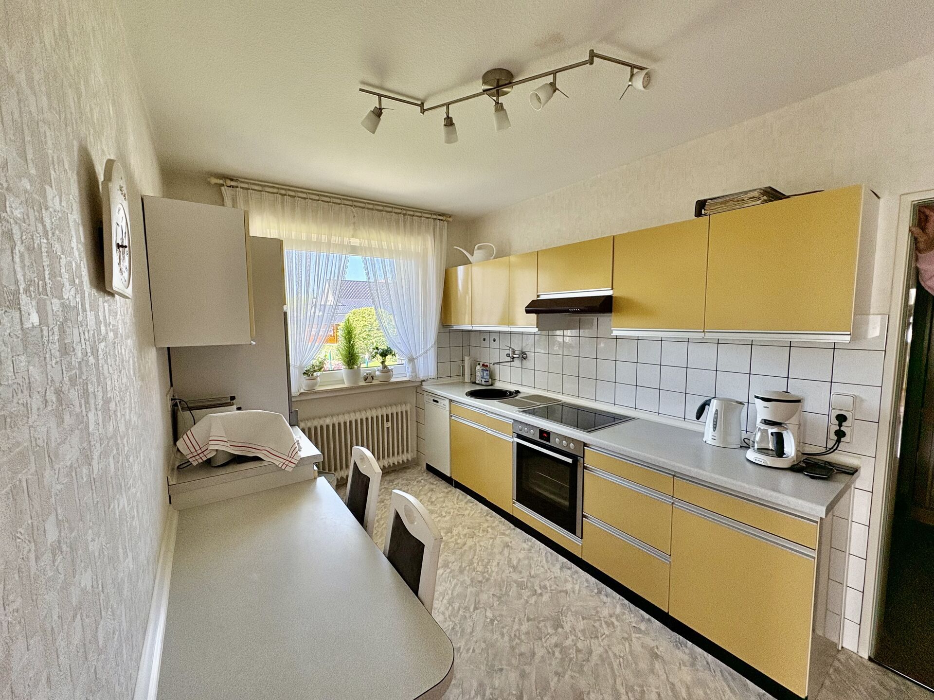 Immobilienangebot - Lage - Alle - Viel Platz unter den Augen des Hermann!